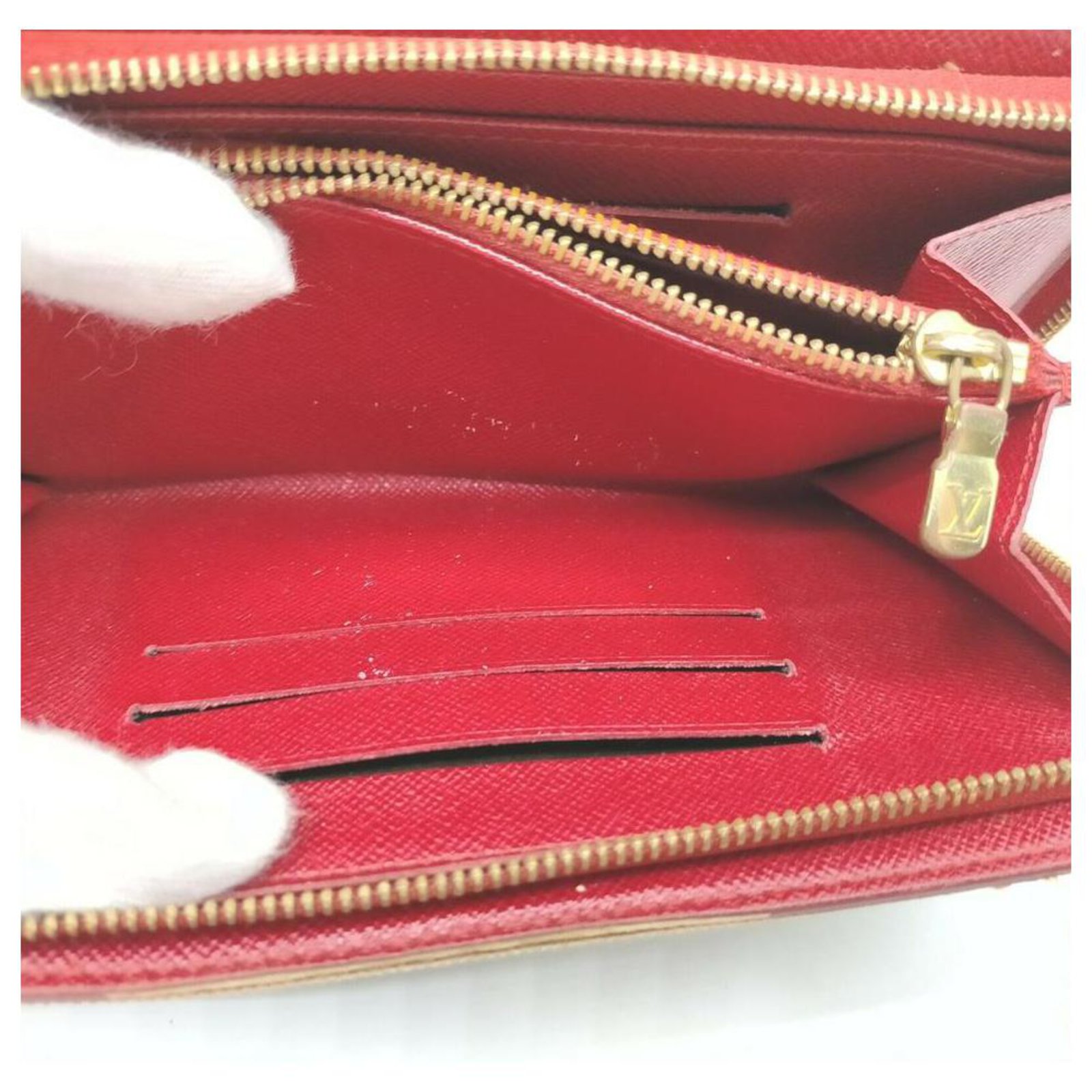 Louis Vuitton Limited Murakami Cherry Monogram Cerise Compact Zip Wallet  ref.322412 - Joli Closet