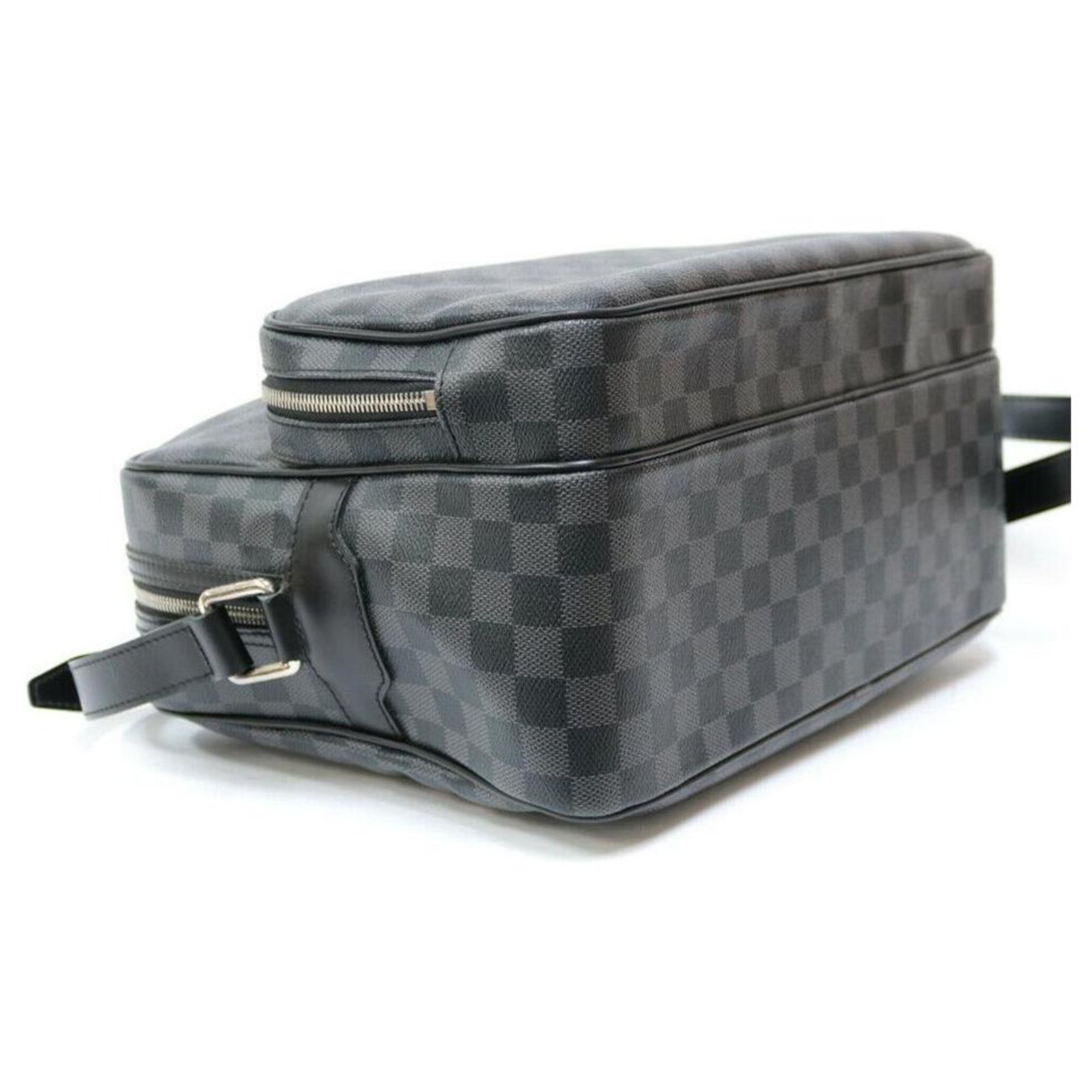 LOUIS VUITTON Damier Graphite Ieoh Messenger Bag 1269804