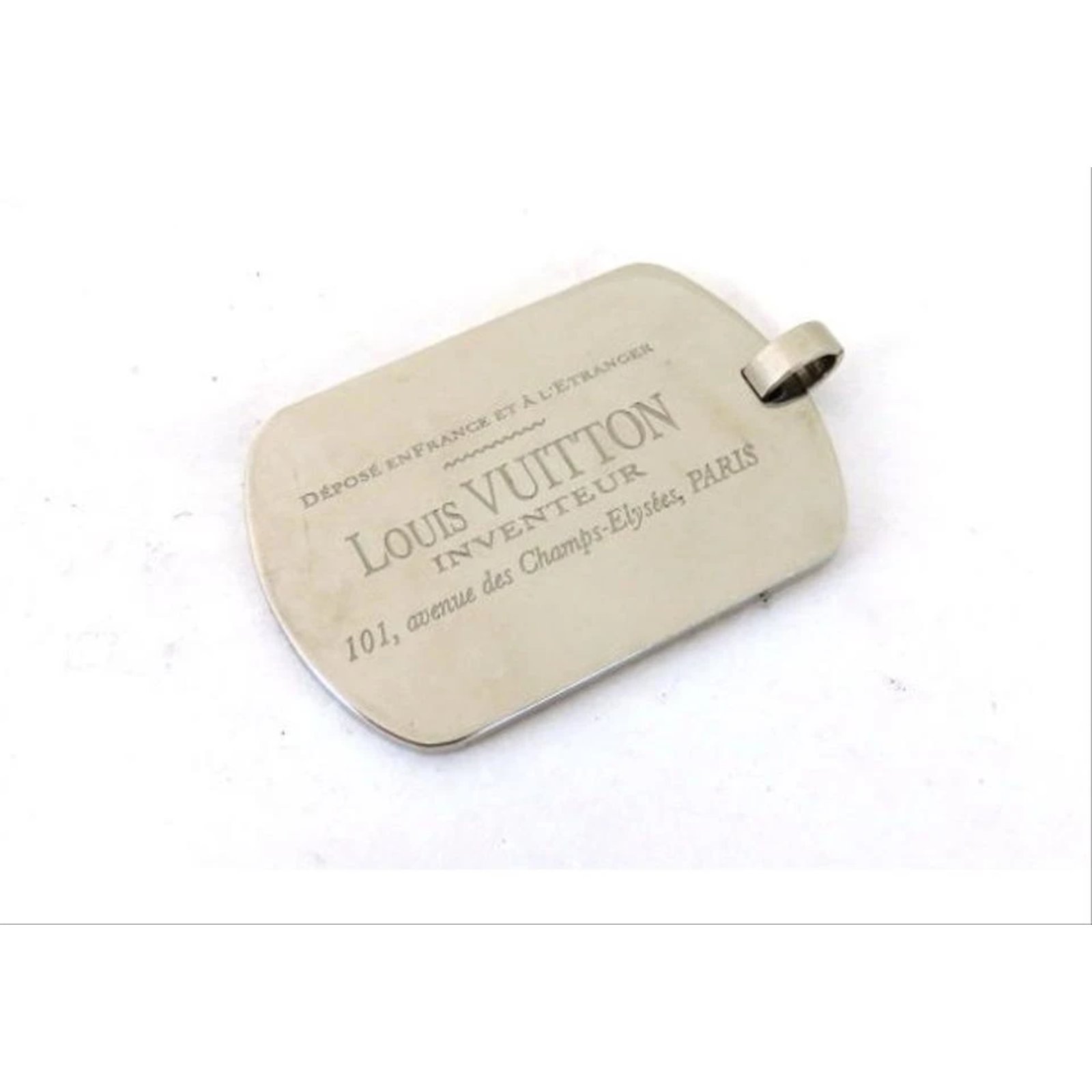 Louis Vuitton Inventeur LV Initials Dog Tag Charm Pendant ref.294441 - Joli  Closet
