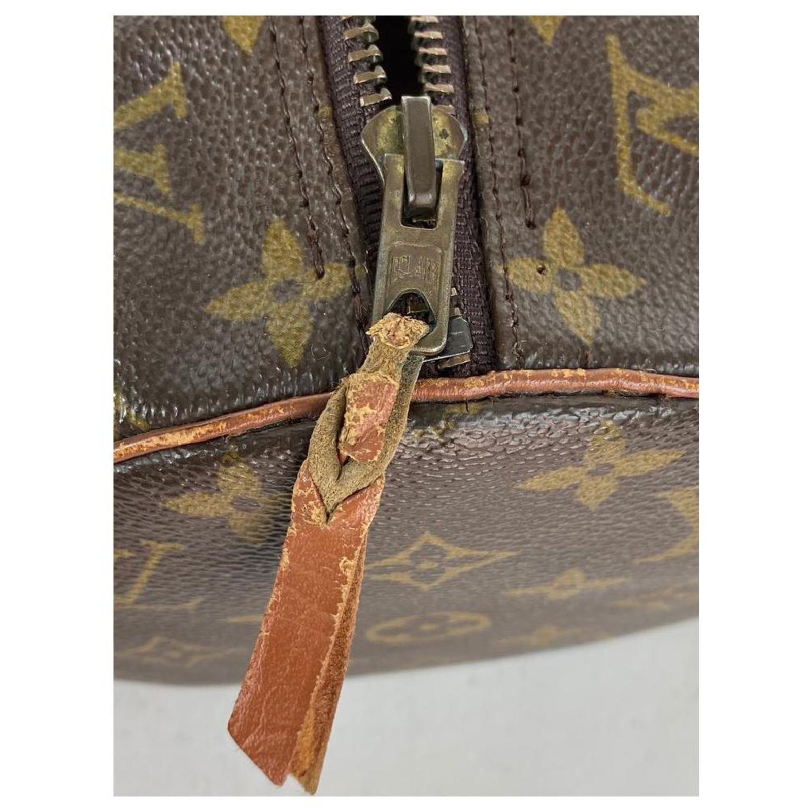 Louis Vuitton Monogram Papilloin Cylinder 2LVA1116 Leather ref.294562 -  Joli Closet