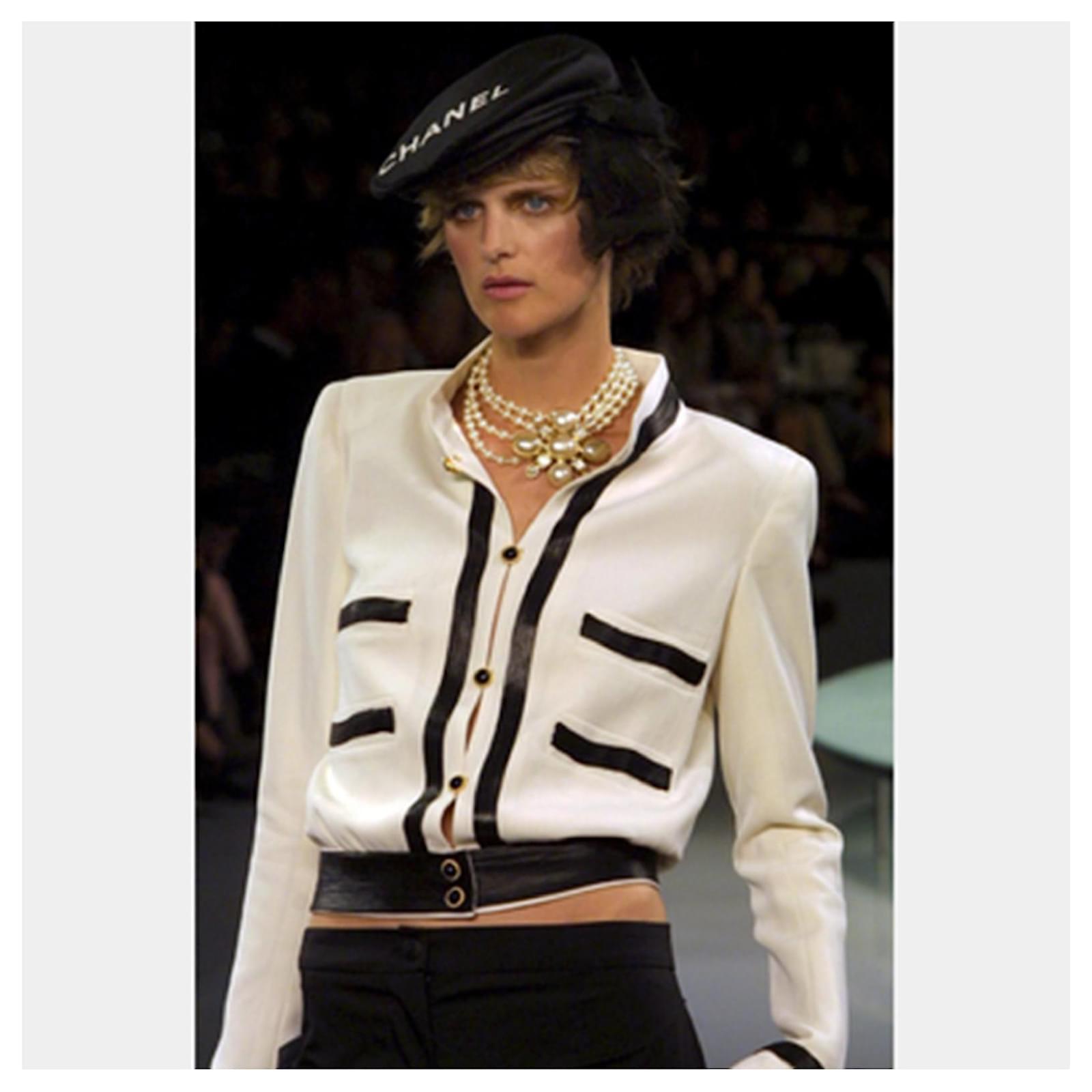 CHANELリボン2ロール白＆黒 CHANELリボン2ロール白＆黒 Chanel White & Black CC Logo