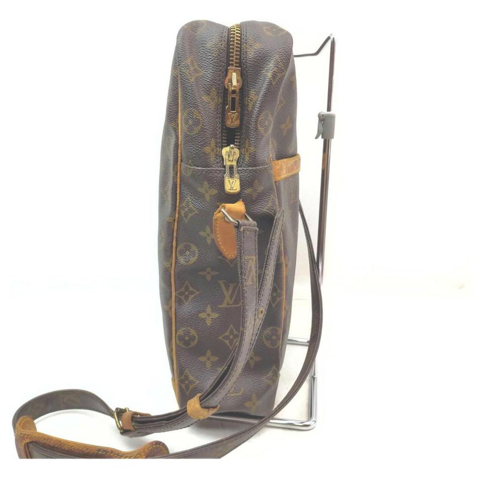 Louis Vuitton XL Monogram Danube Crossbody Messenger Bag Leather Metal  ref.297658 - Joli Closet