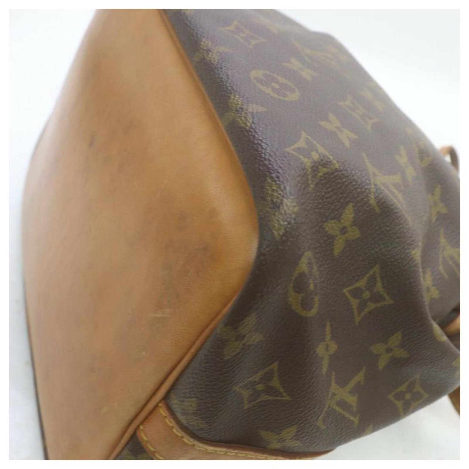 Louis Vuitton Monogram Petit Noe Drawstring Bucket Hobo Bag Leather  ref.297692 - Joli Closet