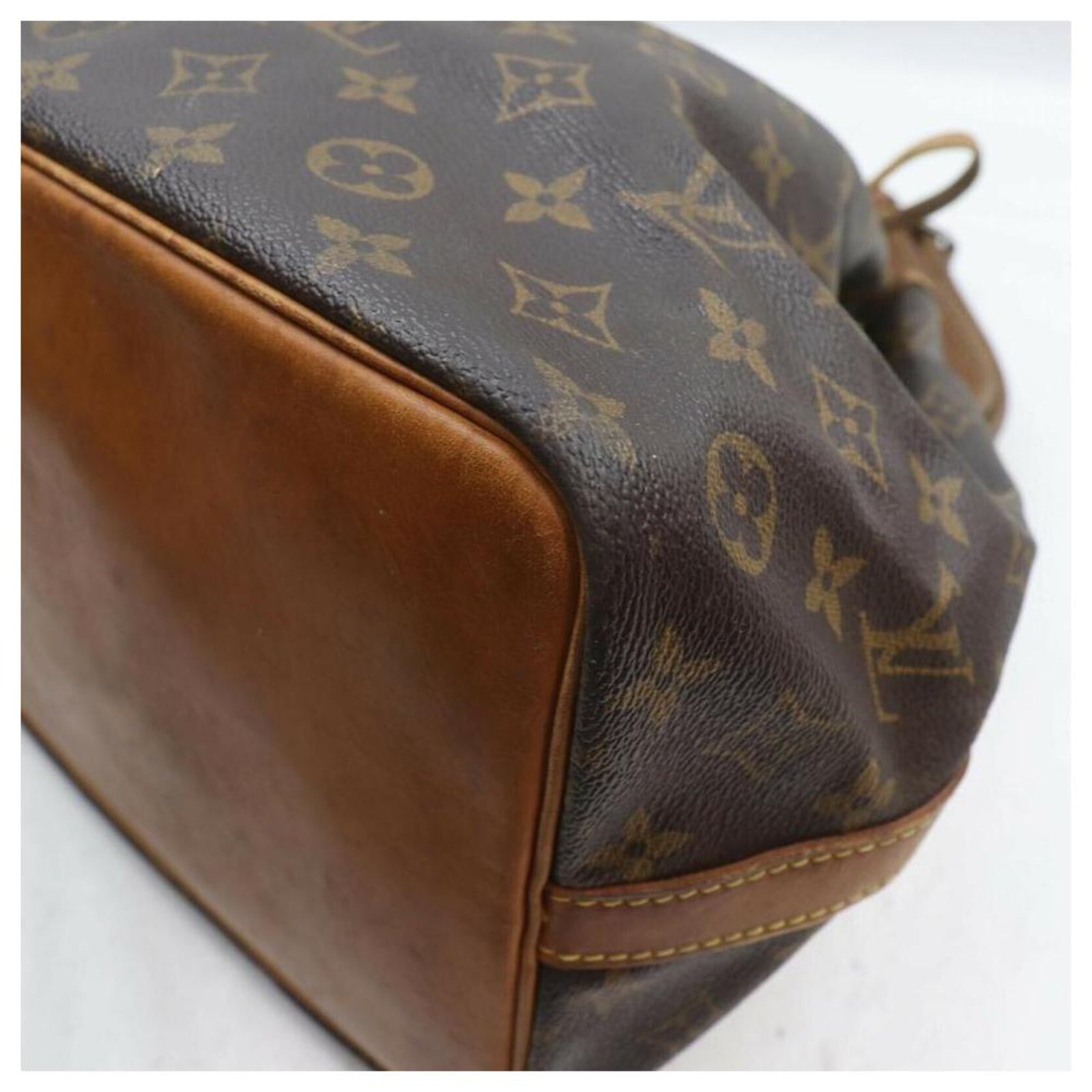 Louis Vuitton Monogram Petit Noe Drawstring Bucket Hobo Bag Leather  ref.297692 - Joli Closet