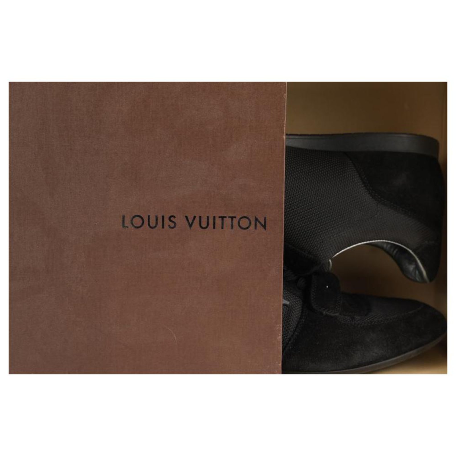 Louis Vuitton Men's Black LV Initial Varsity Trainer Runner Sneaker  ref.297986 - Joli Closet