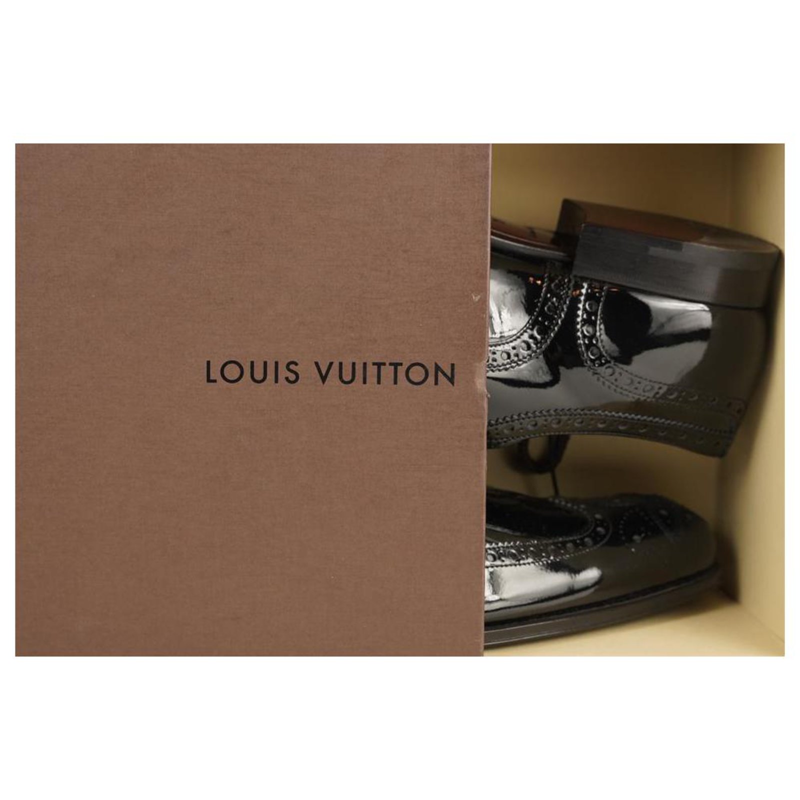 Cómo llevar zapatos Mary Jane para hombre según Louis Vuitton