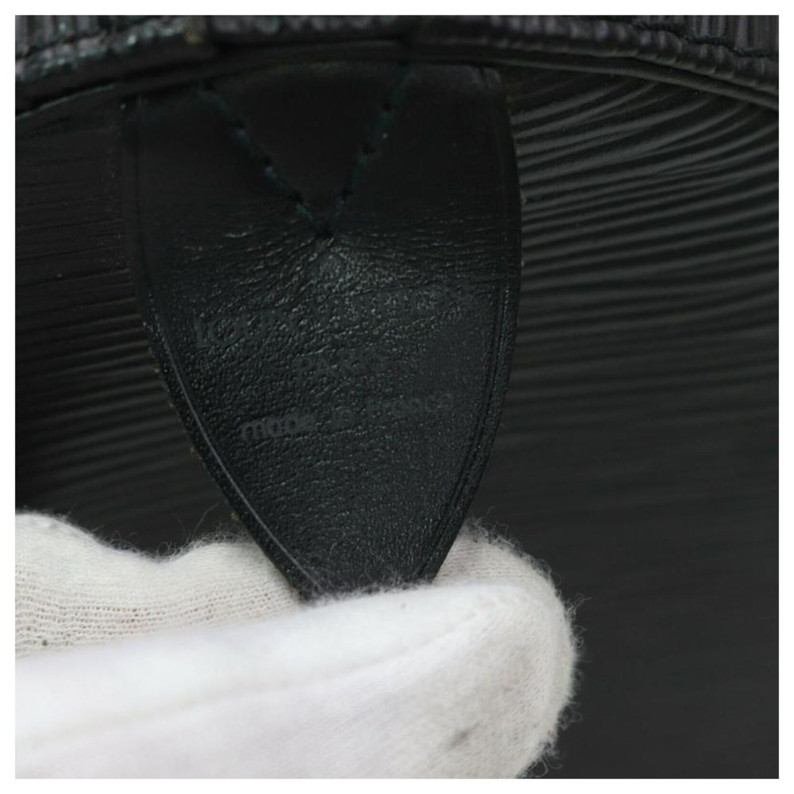 Louis Vuitton Louis Vuitton Keepall 45 Black Epi Leather Duffle