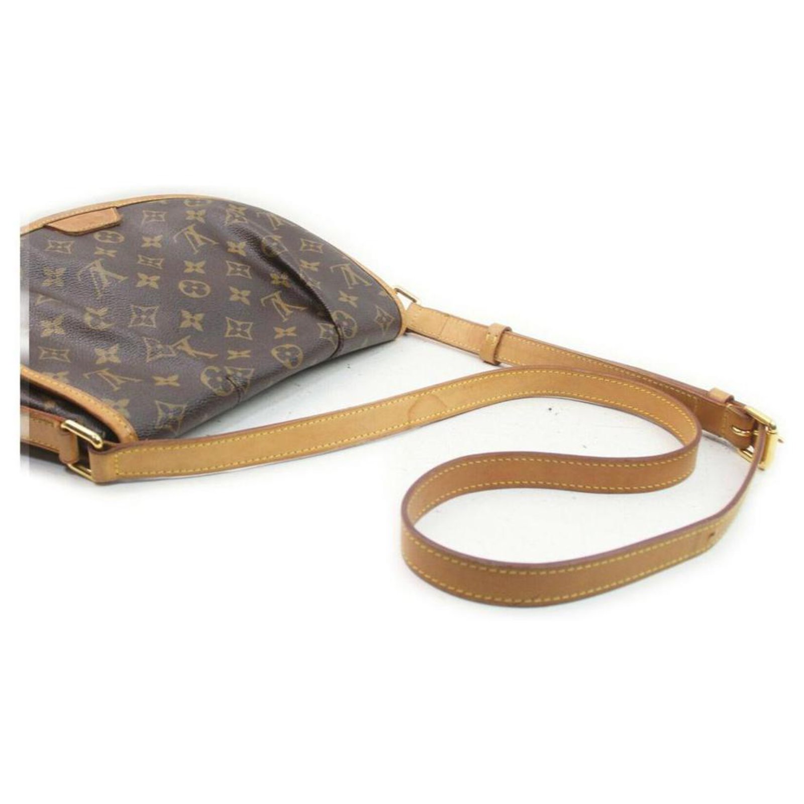 Louis Vuitton Monogram Menilmontant PM Crossbody Messenger Bag Leather  ref.298388 - Joli Closet