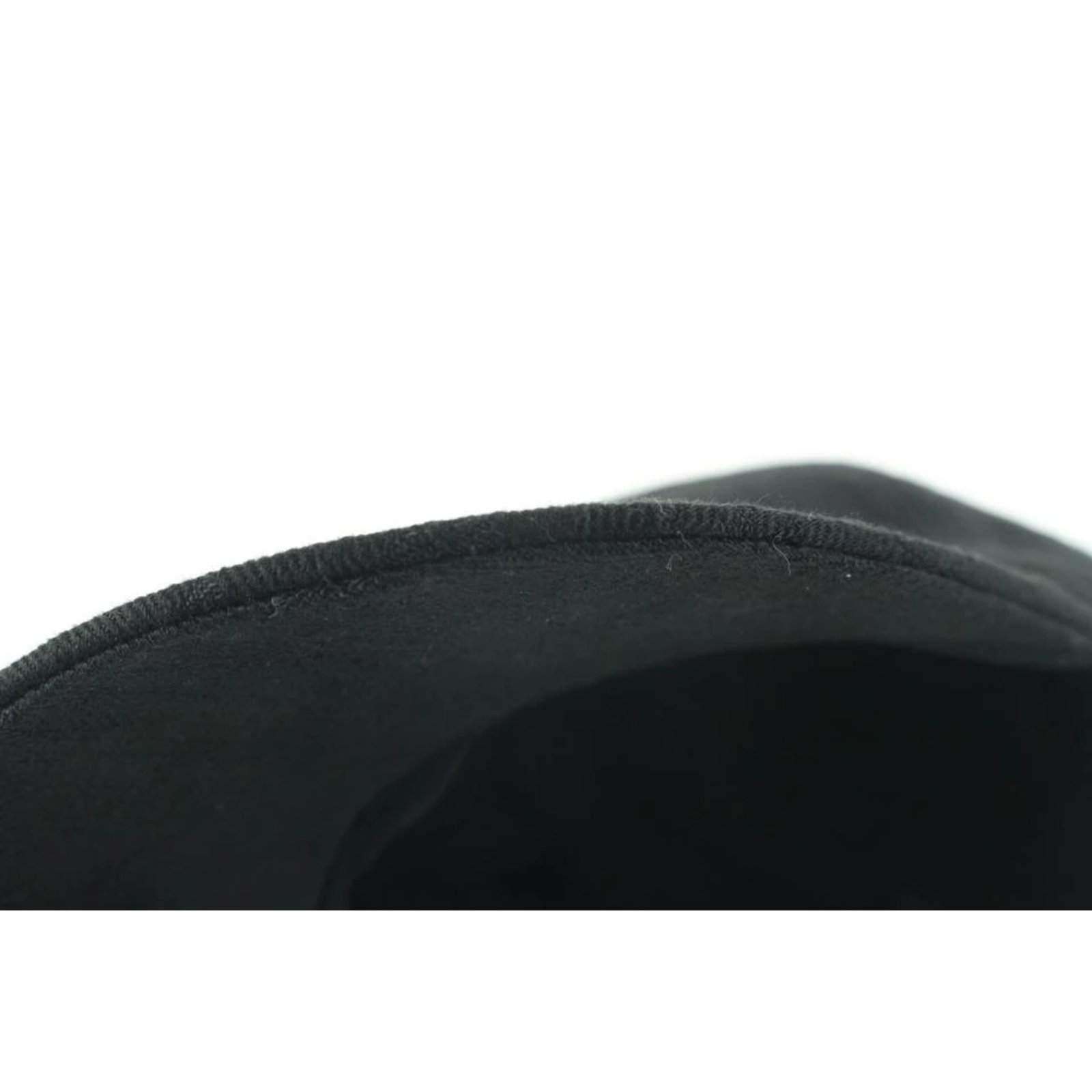 Louis Vuitton Size 60 Black Monogram Essential Cap Baseball Hat Leather  ref.298421 - Joli Closet