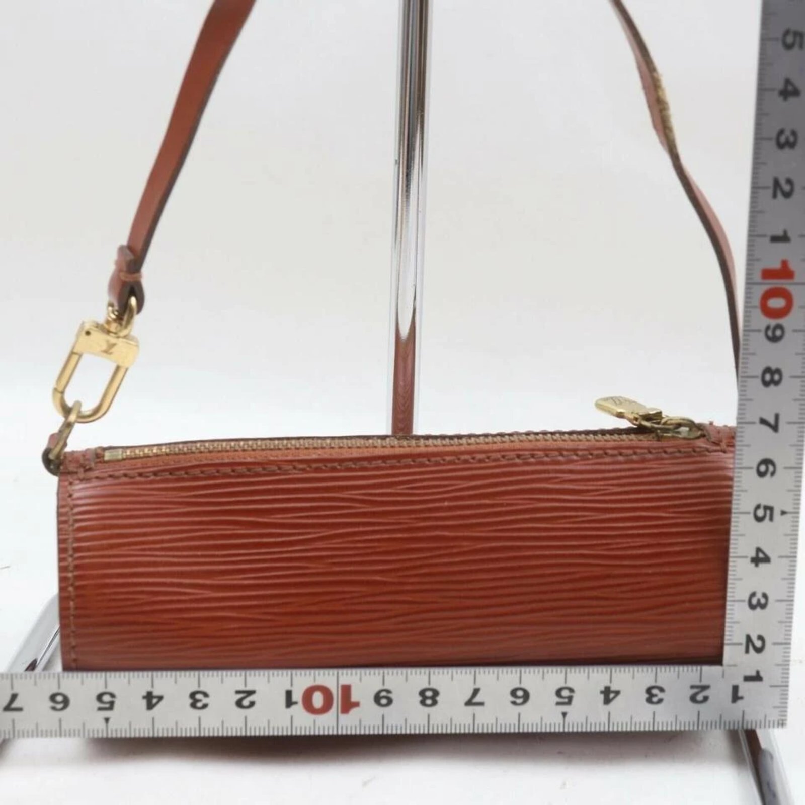 Louis Vuitton Brown Epi Leather Mini Papillon Soufflot Wristlet Pouch Bag  ref.298454 - Joli Closet