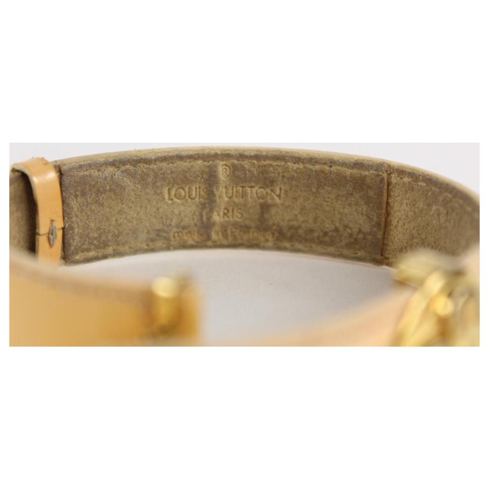 Louis Vuitton Beige Vachetta Leather Lucky Bracelet Bangle Cuff 11lvs1215  ref.298824 - Joli Closet