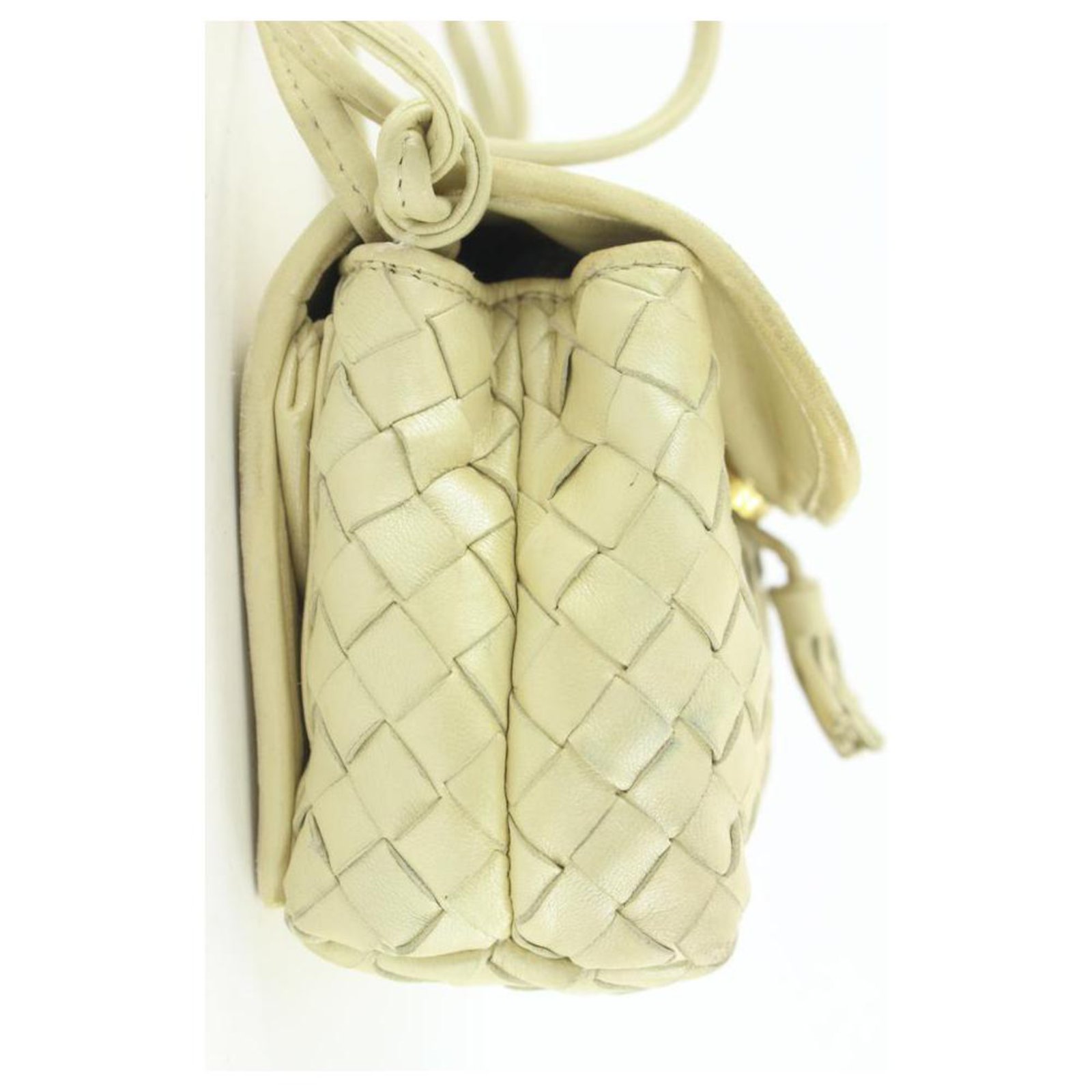 Bottega Veneta Cream Intrecciato Woven Leather Mini Pouch Crossbody Bag  ref.298989 - Joli Closet