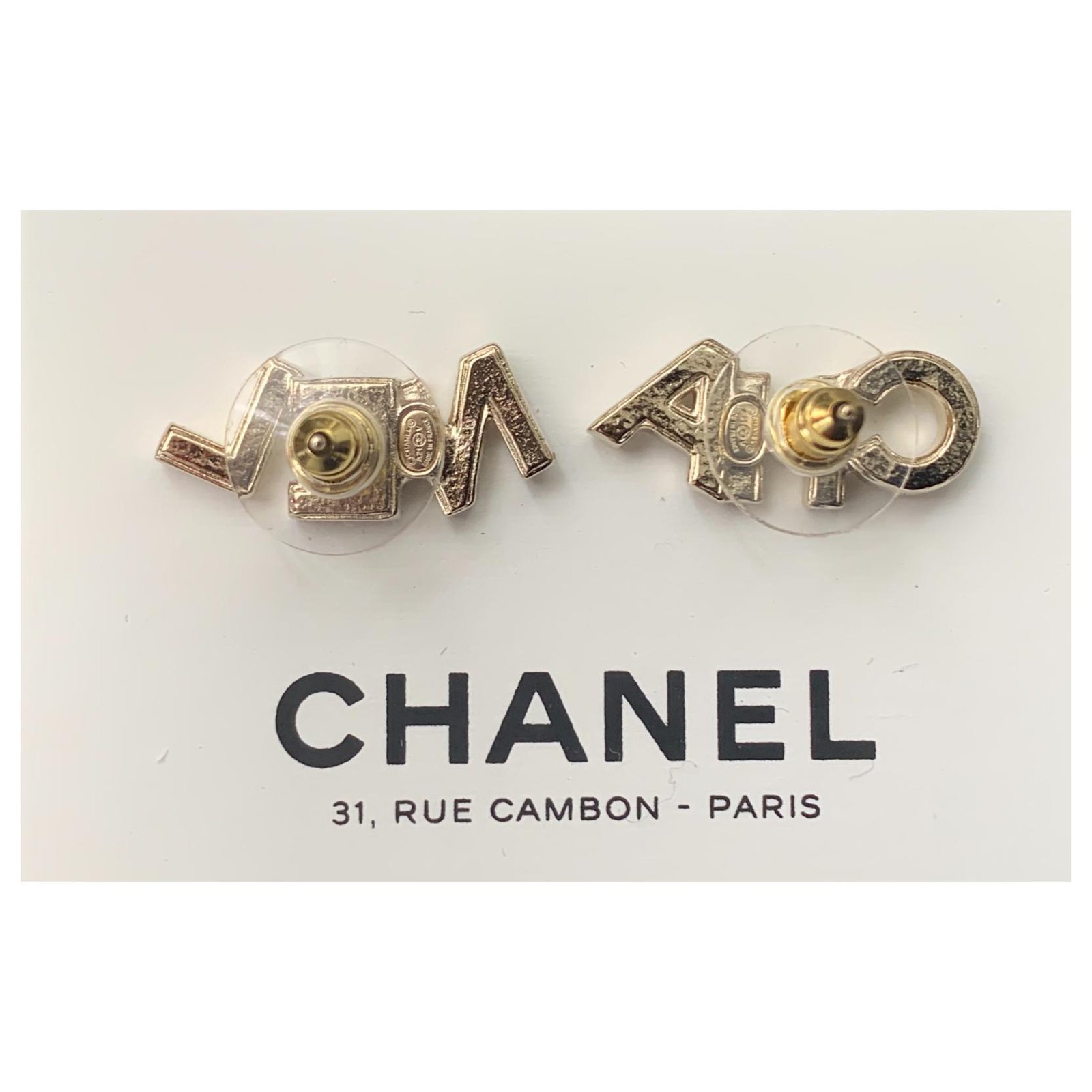 Chanel CHA NEL earrings Golden Metal ref.299534 - Joli Closet