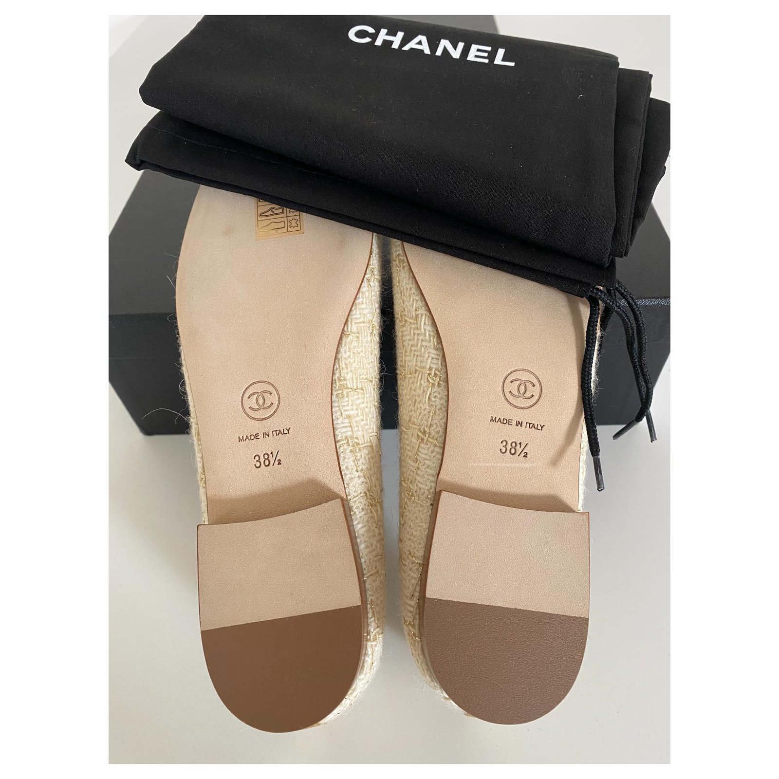 Beige and black Chanel ballet flats size 39,5 Leather ref.801057 - Joli  Closet