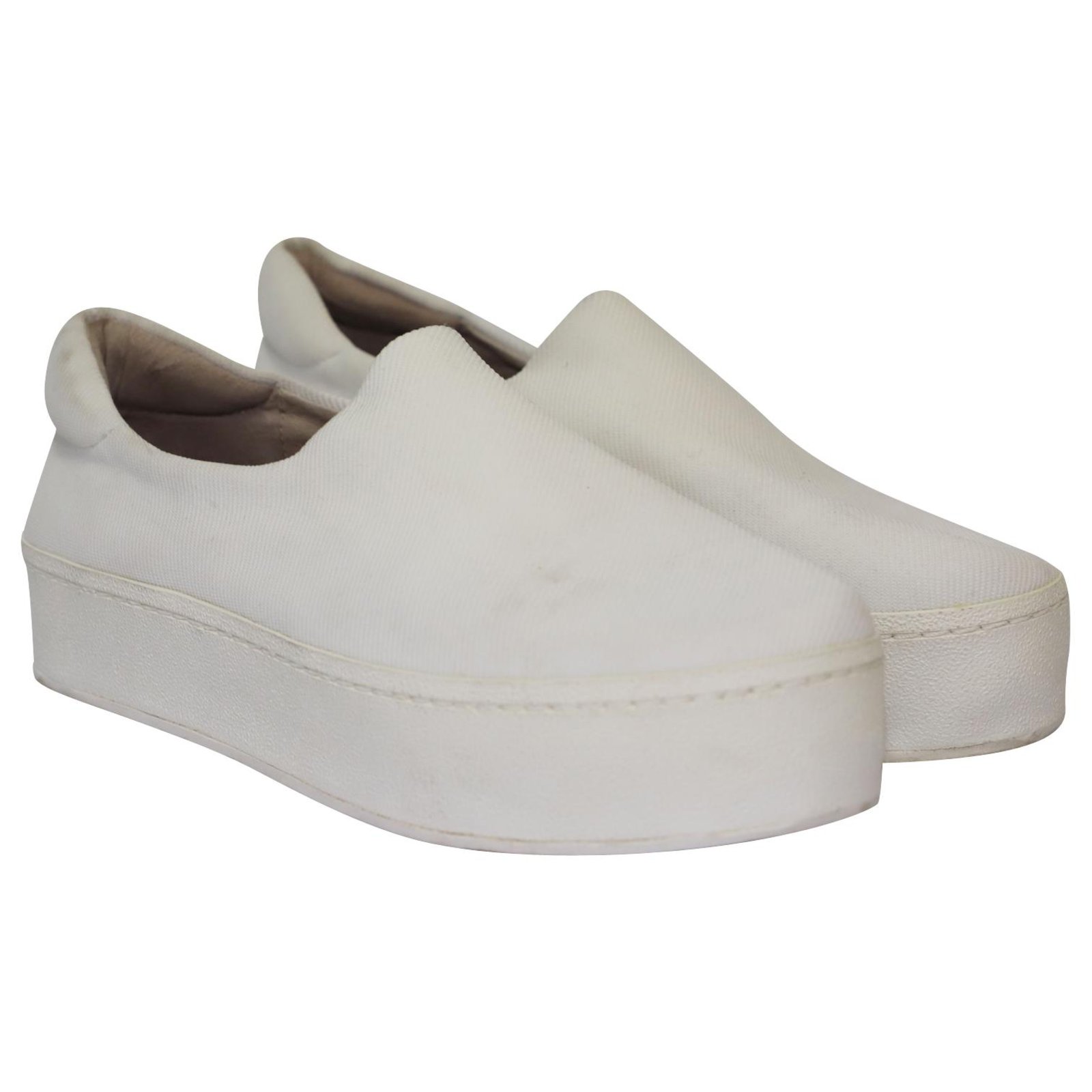 Opening ceremony clearance cici slip on