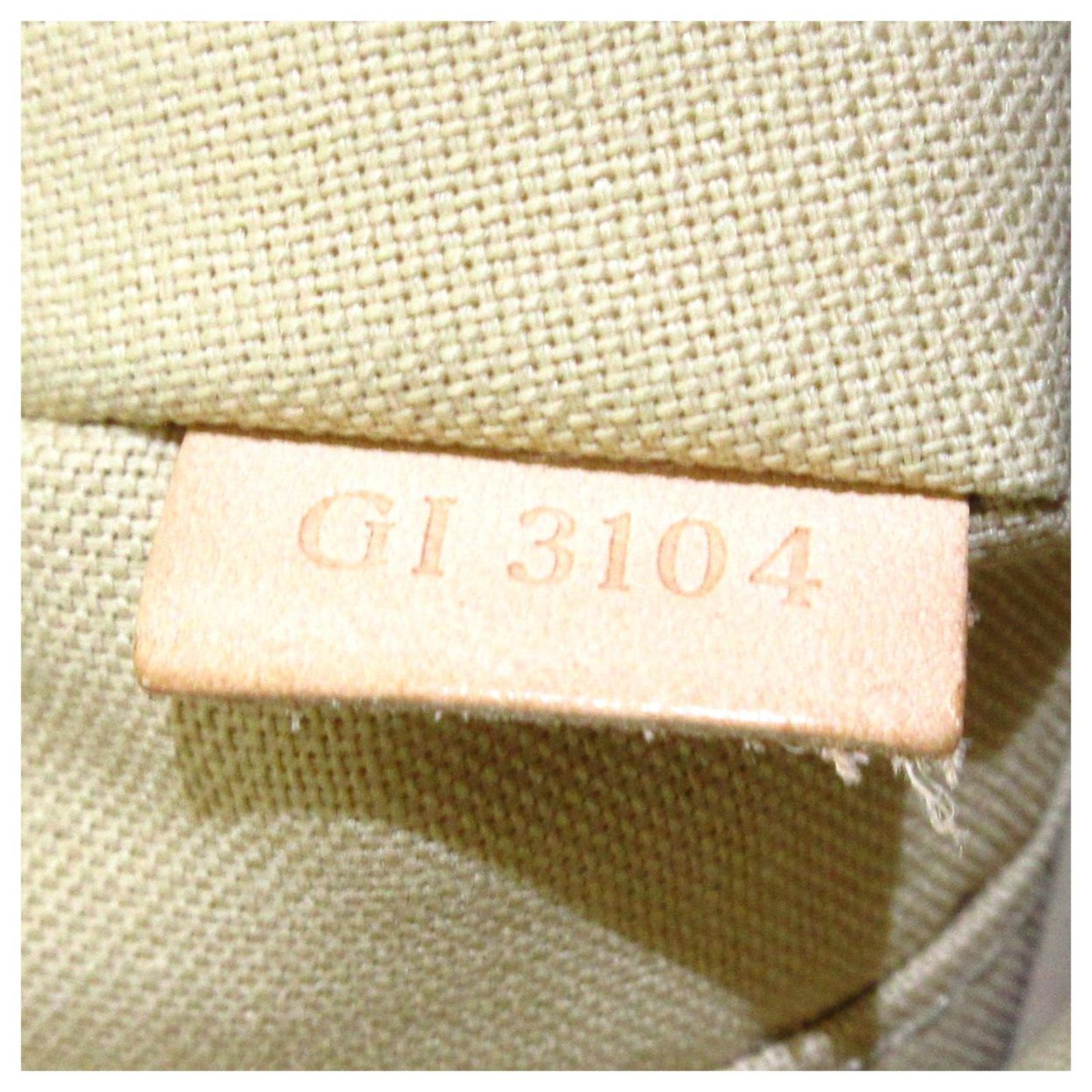 Louis Vuitton Siracusa White Cloth ref.303880 - Joli Closet