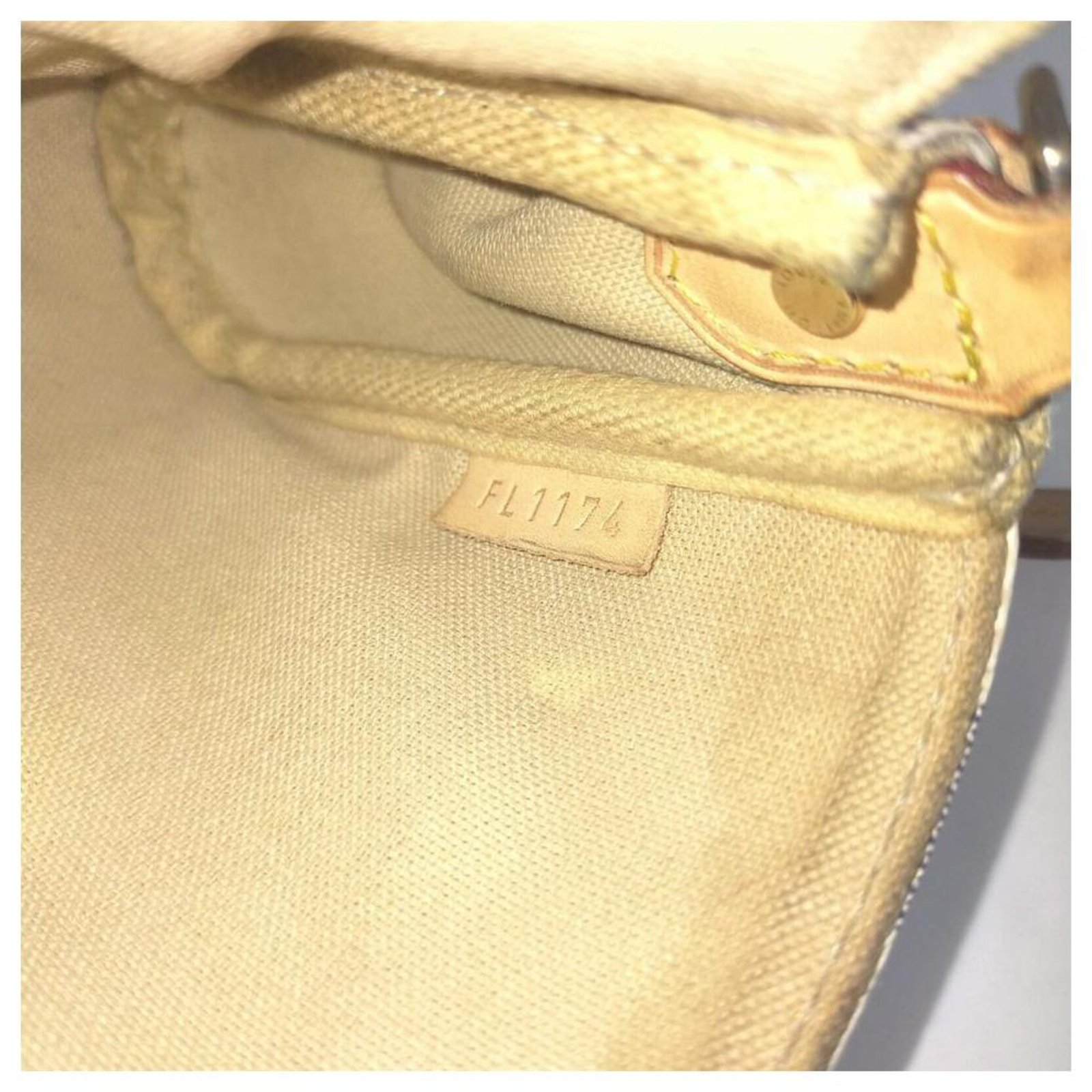 Louis Vuitton Damier Azur Favorite 2Way Crossbody Bag Leather ref.306210 -  Joli Closet