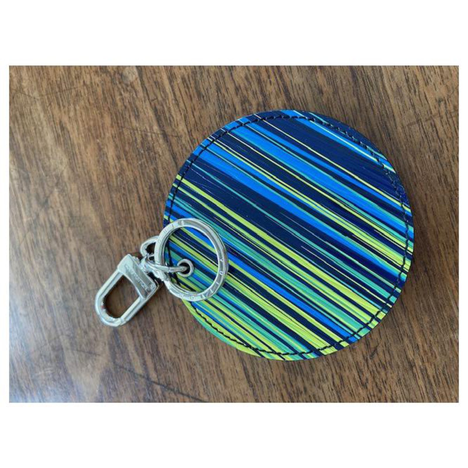 Louis Vuitton Key ring, Jewel of bag, TWIST mirror Light blue