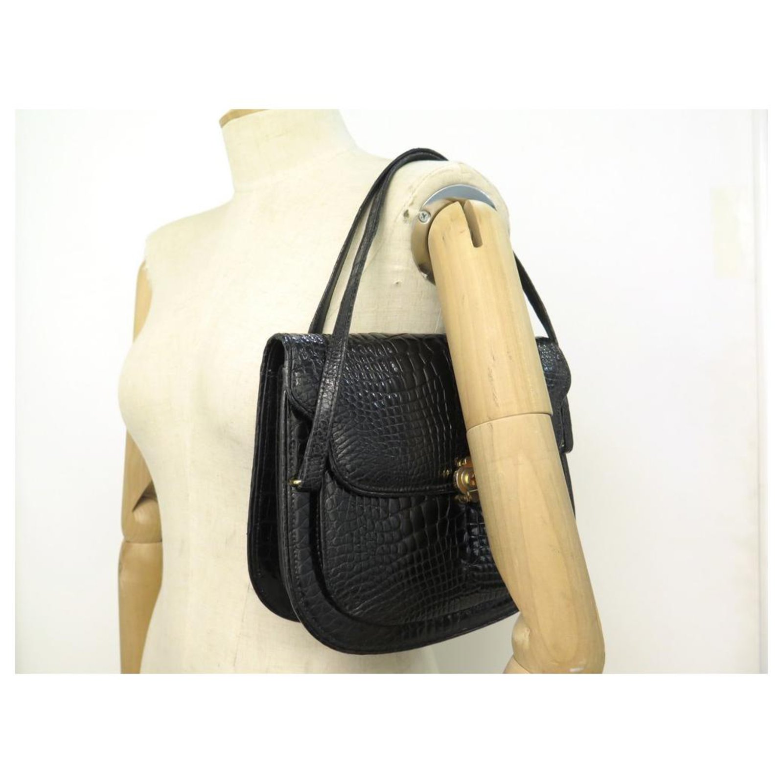 Sublime Gucci vintage alligator bag Black Exotic leather ref.385731 - Joli  Closet