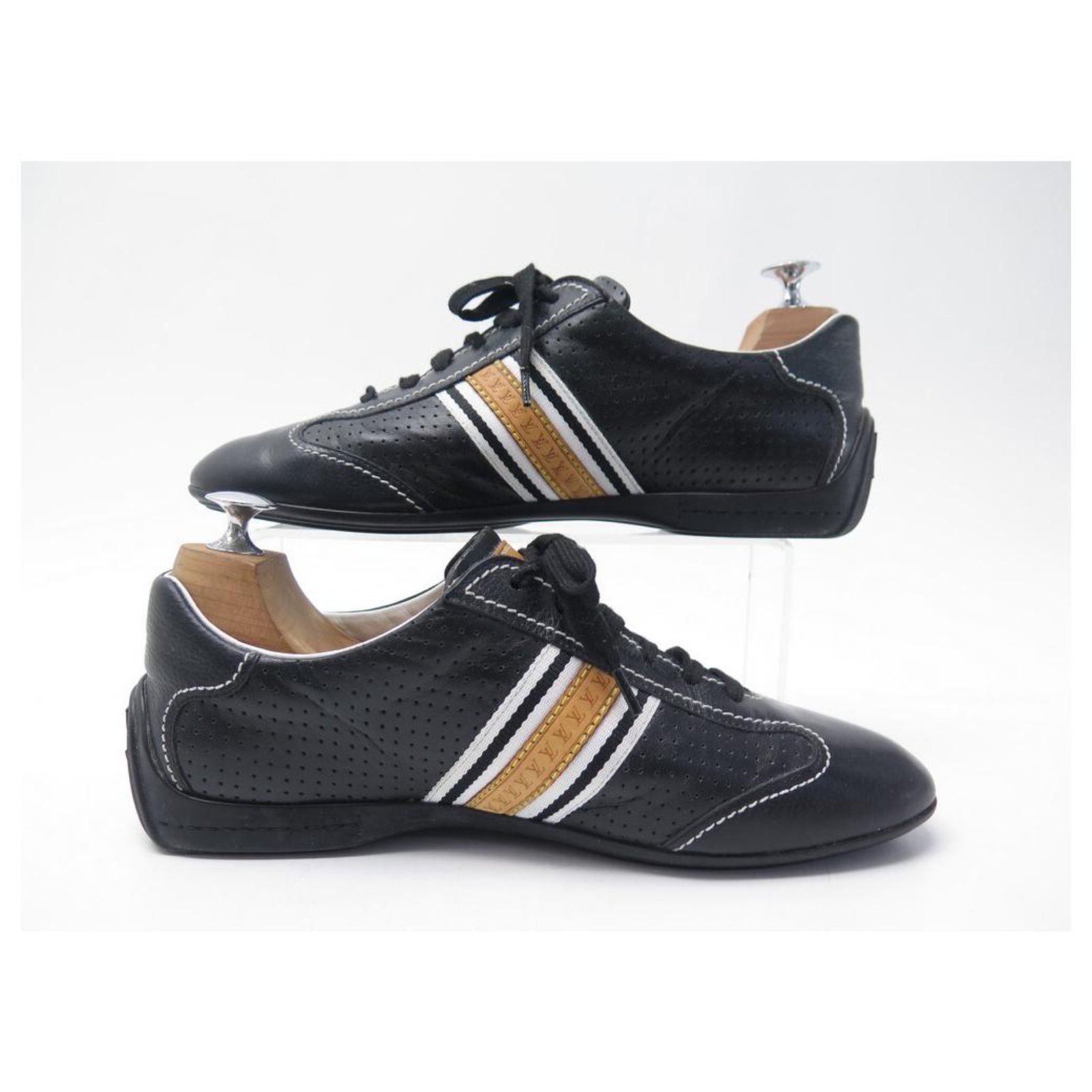 Scarpe da ginnastica Louis Vuitton 39 SNEAKERS IN PELLE NERA SCARPE IN  PELLE Nero ref.311627 - Joli Closet