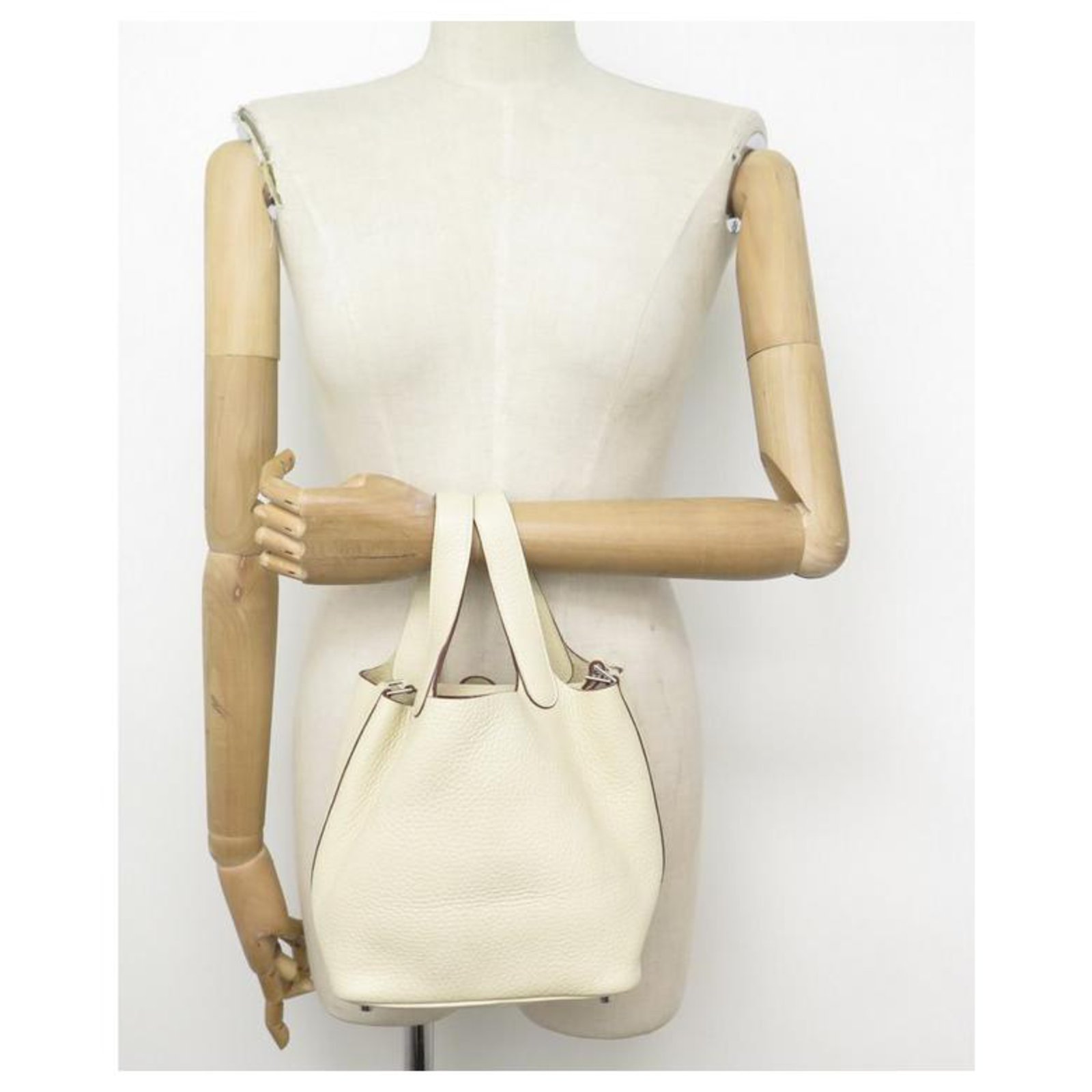 Hermès NEW HERMES PICOTIN HANDBAG 18 SMALL TAURILLON CLEMENCE BEIGE HAND  BAG Leather ref.311846 - Joli Closet