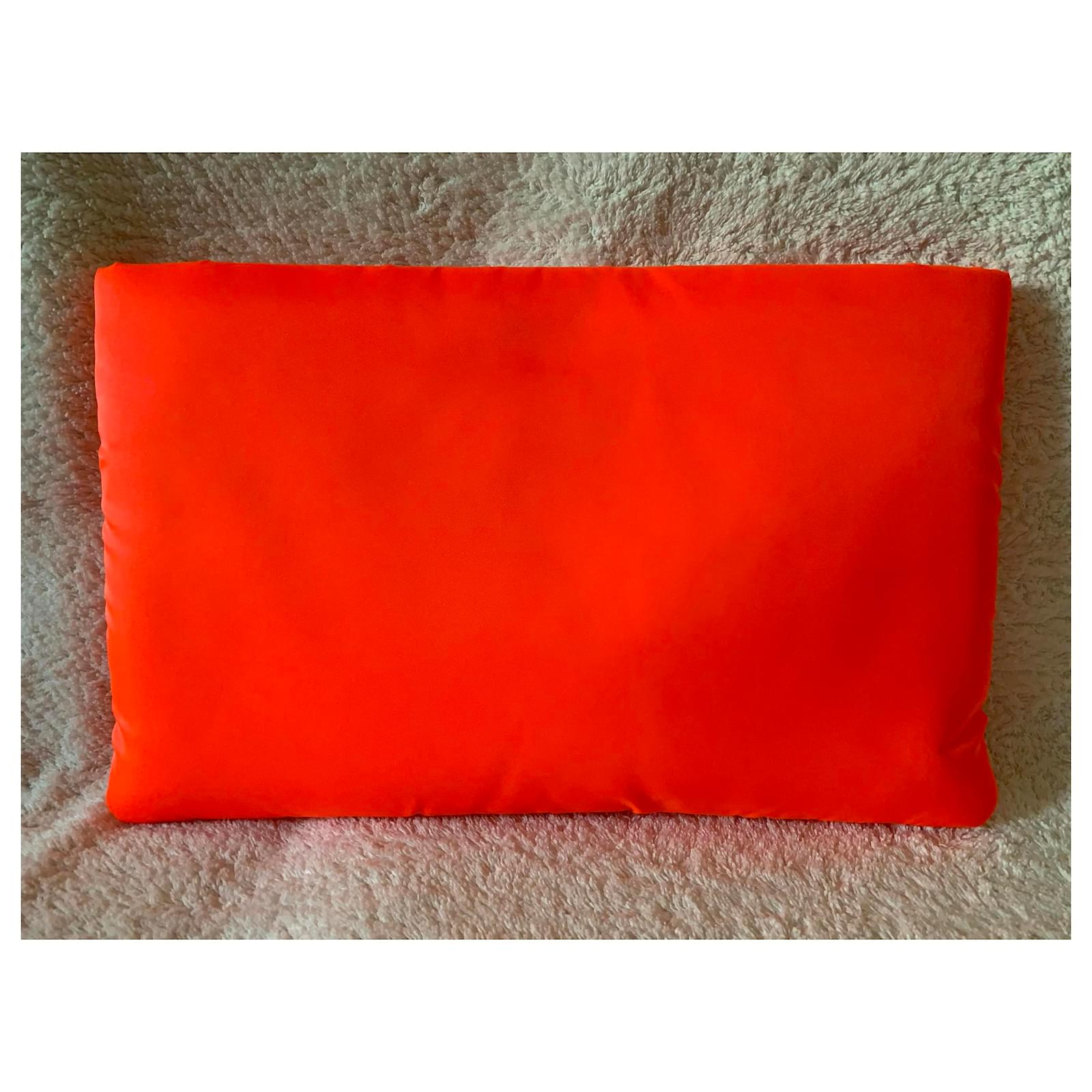 pochette prada fluo