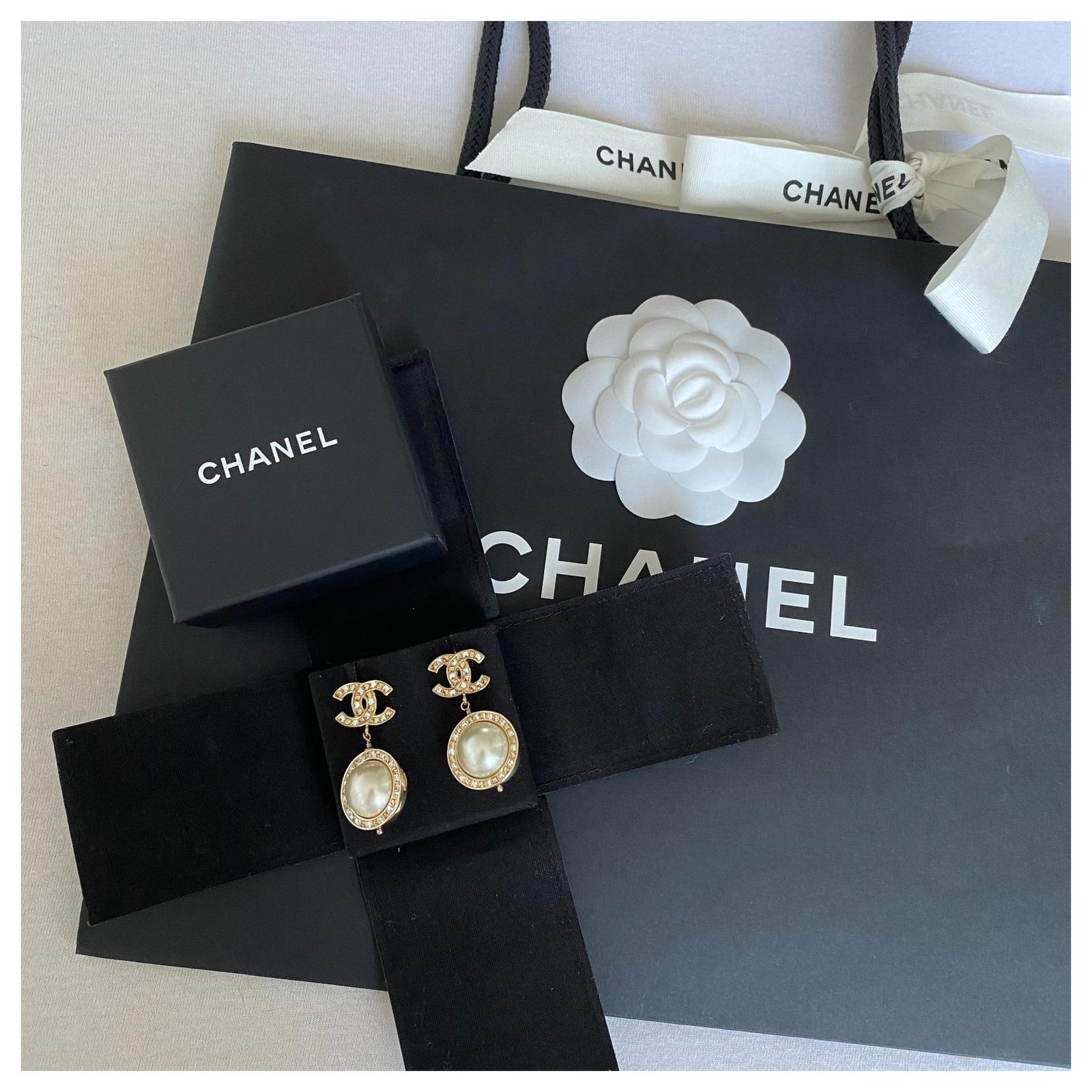 Cc earrings Chanel Gold in Metal - 24293265