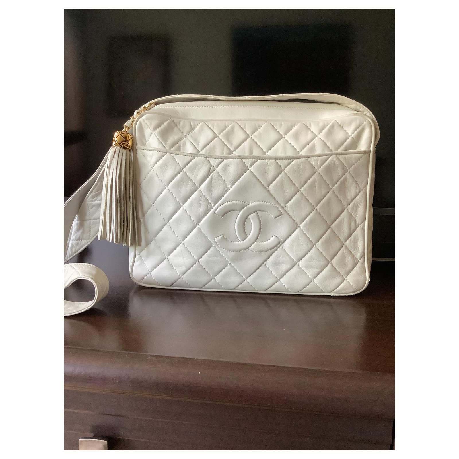 Chanel Camera White Leather ref.314118 - Joli Closet