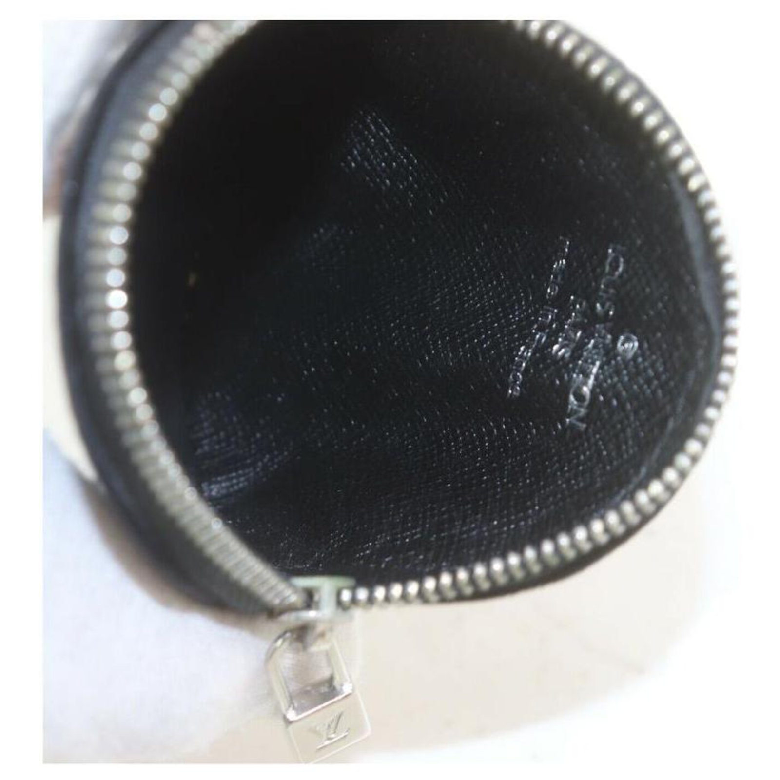 Louis Vuitton Black Satin Monogram Conte de Fees Apple Round Coin Purse  ref.315948 - Joli Closet