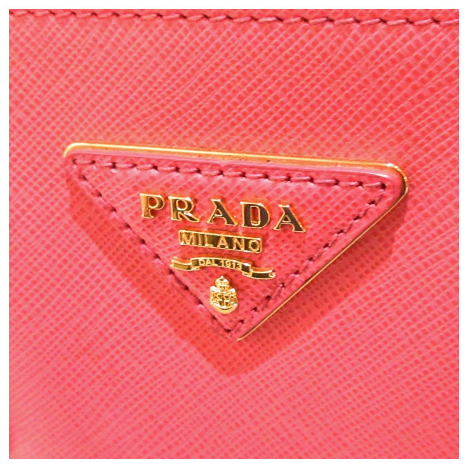 Prada Saffiano Lux Fuschia Leather ref.317645 - Joli Closet