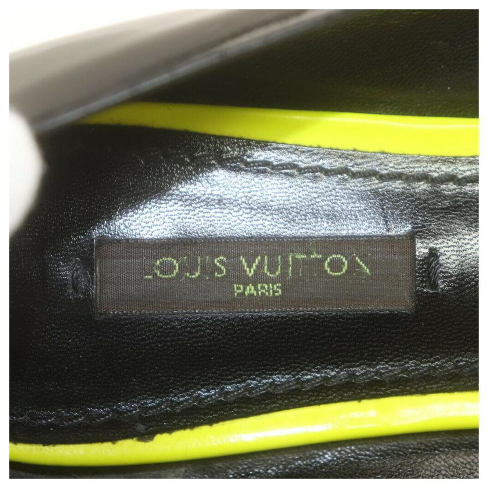 Louis Vuitton Stephen Sprouse Neon Green Graffiti Flats Leather ref.318906  - Joli Closet