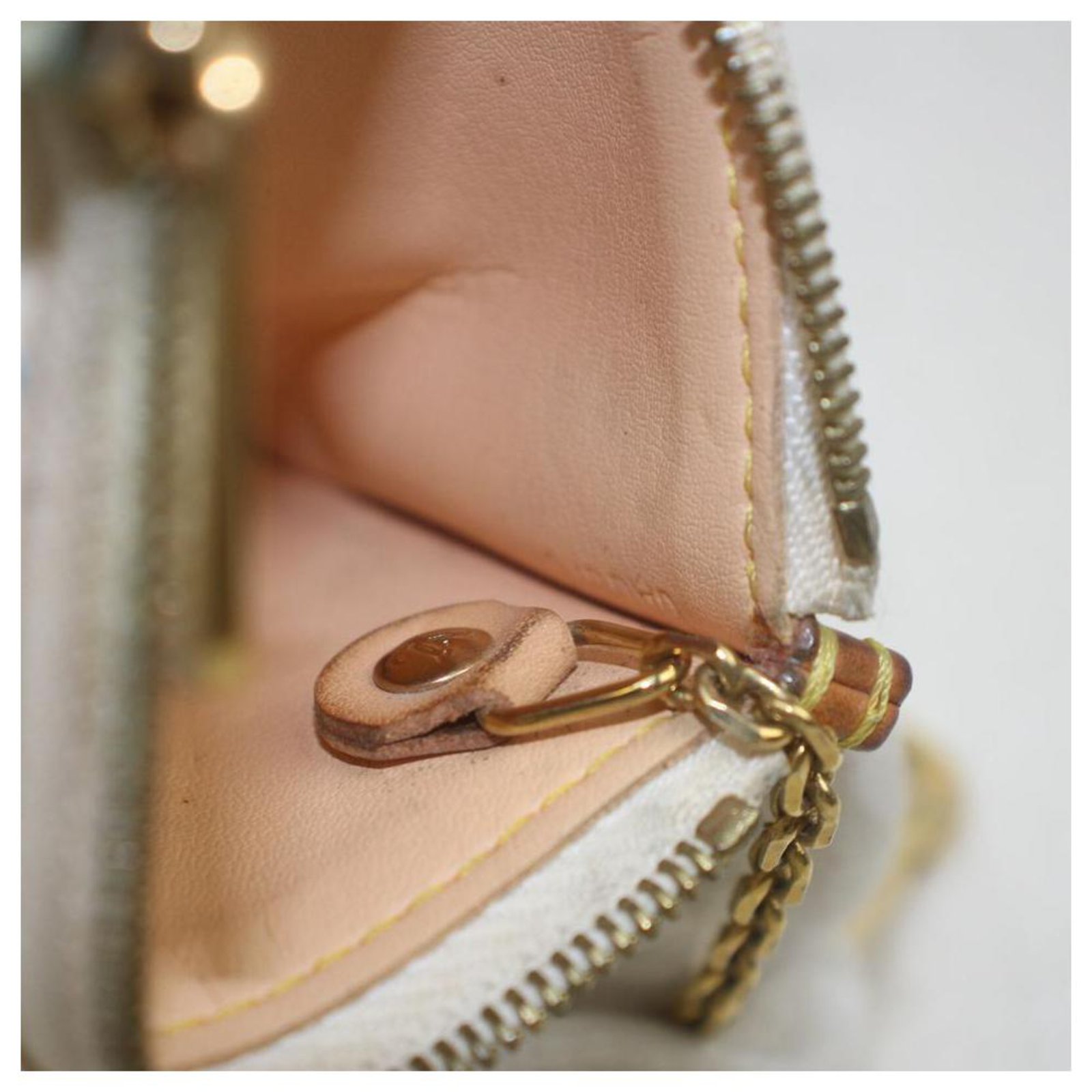 Louis Vuitton Monogram Key Pouch Pochette Cles Keychain Metal ref.294236 -  Joli Closet