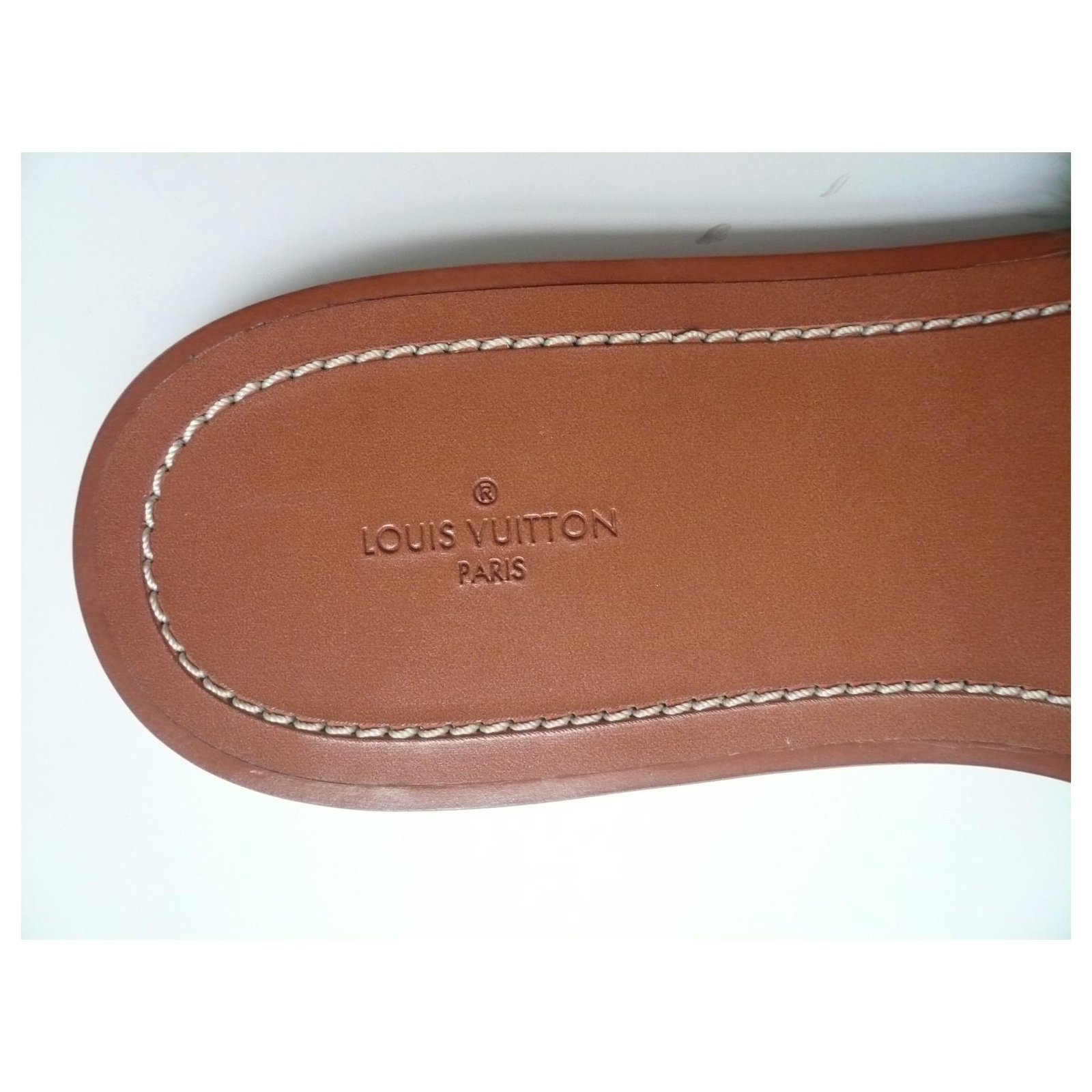 LOUIS VUITTON - Mules Vison - Lock it flat mule Vison T39It Caramel Leather  Fur ref.319596 - Joli Closet