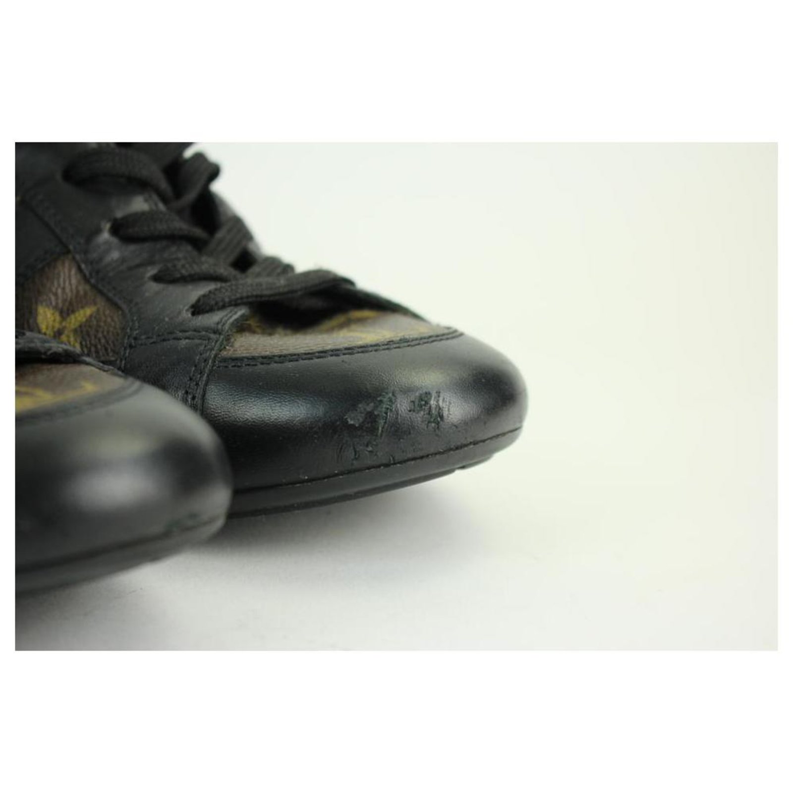 Louis Vuitton Men's 7 US Monogram Globetrotter Sneaker 111lv10 at 1stDibs
