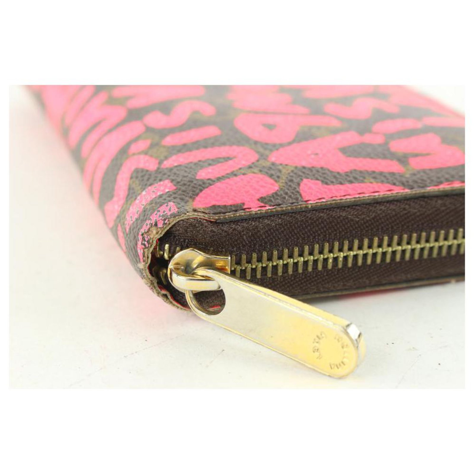 Louis Vuitton Stephen Sprouse Pink Monogram Graffiti Zippy Wallet Long Zip  ref.322410 - Joli Closet