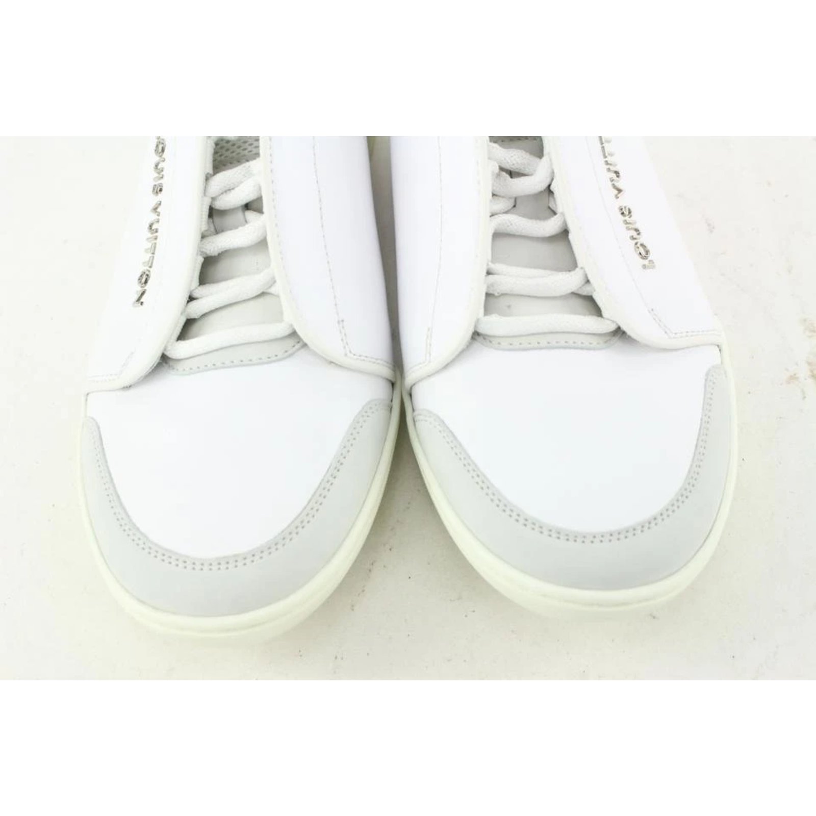 Louis Vuitton LV6 men's 7 US Ultra Rare White Euro Style Trainer Sneaker  Leather ref.326877 - Joli Closet