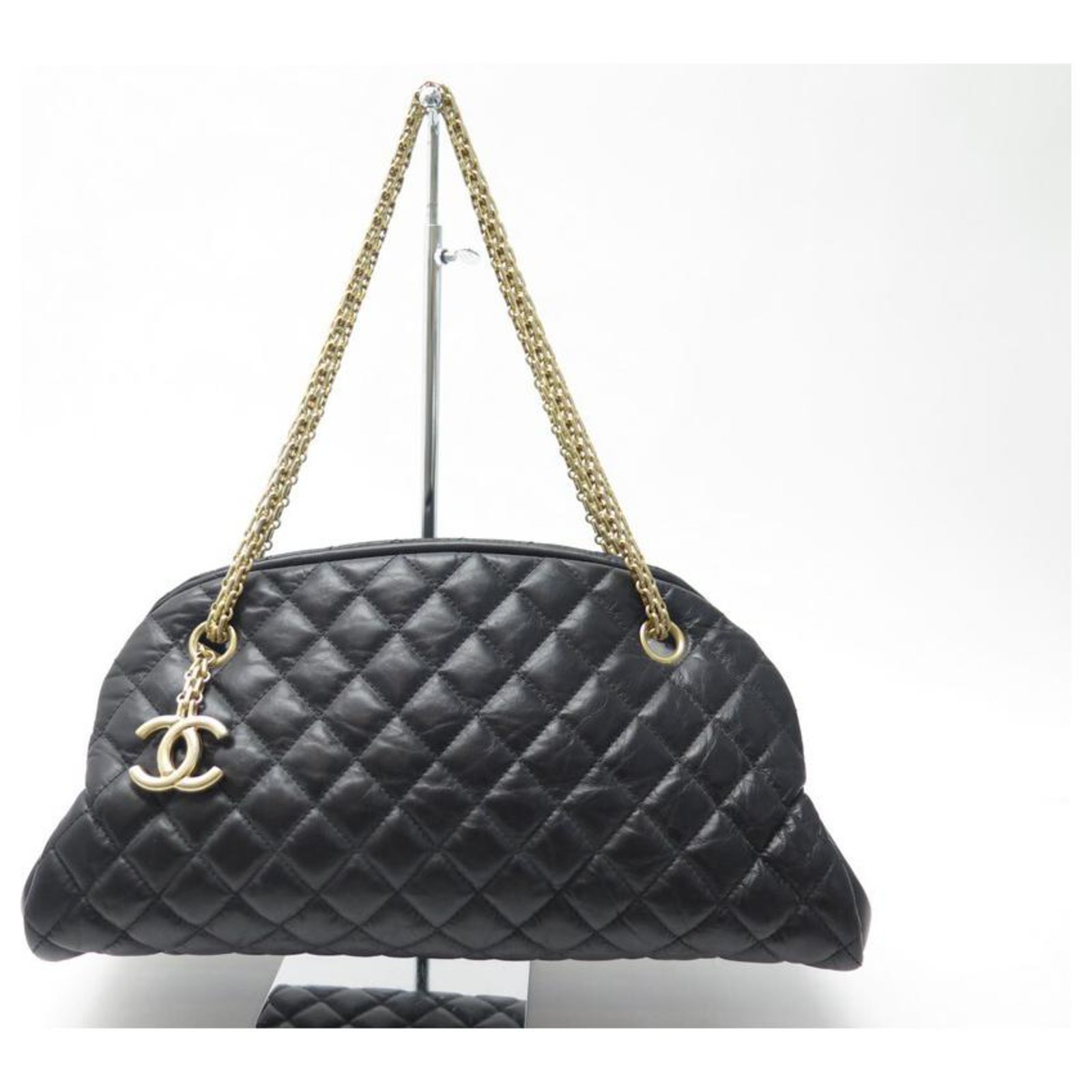NEW CHANEL JUST MADEMOISELLE HANDBAG IN BLACK QUILTED LEATHER HAND BAG  ref.328802 - Joli Closet