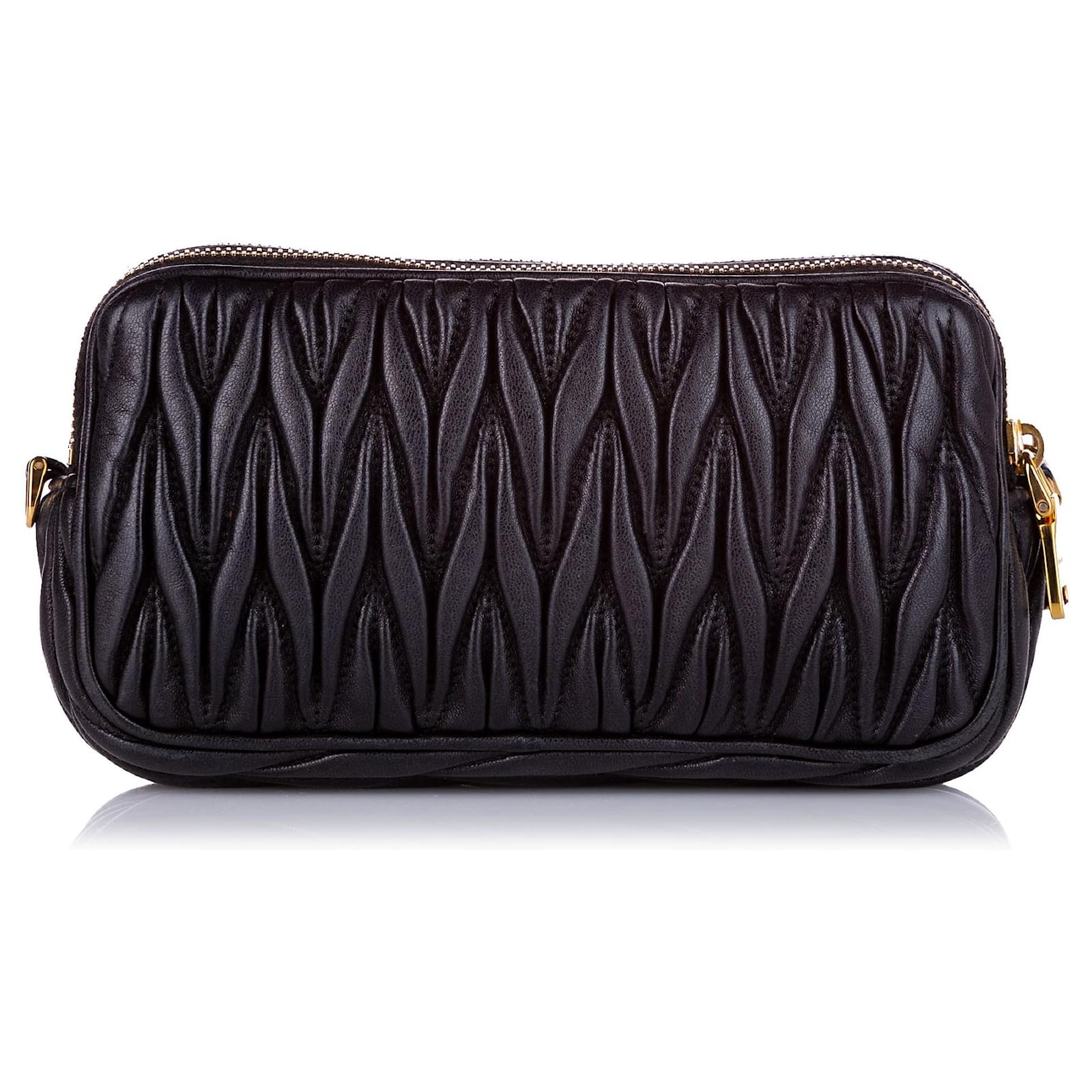 【関税&送料込】Miu Miu Black Leather Crossbody Bag Miu Miu Black Matelasse Leather Zip Crossbody Bag Miu Miu | TLC