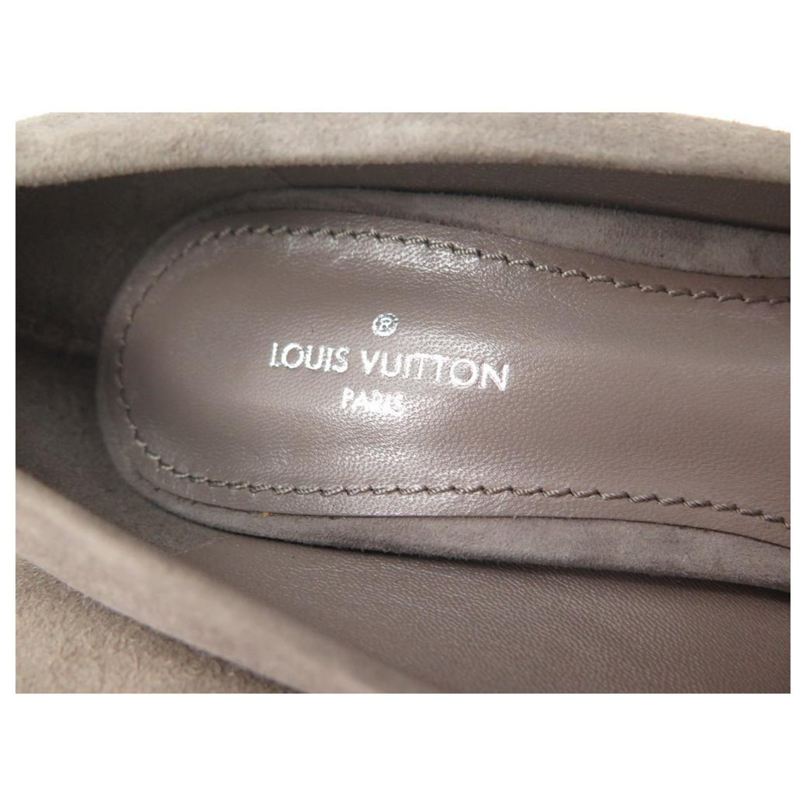 Louis Vuitton Rendez Vous Suede Leather pumps black