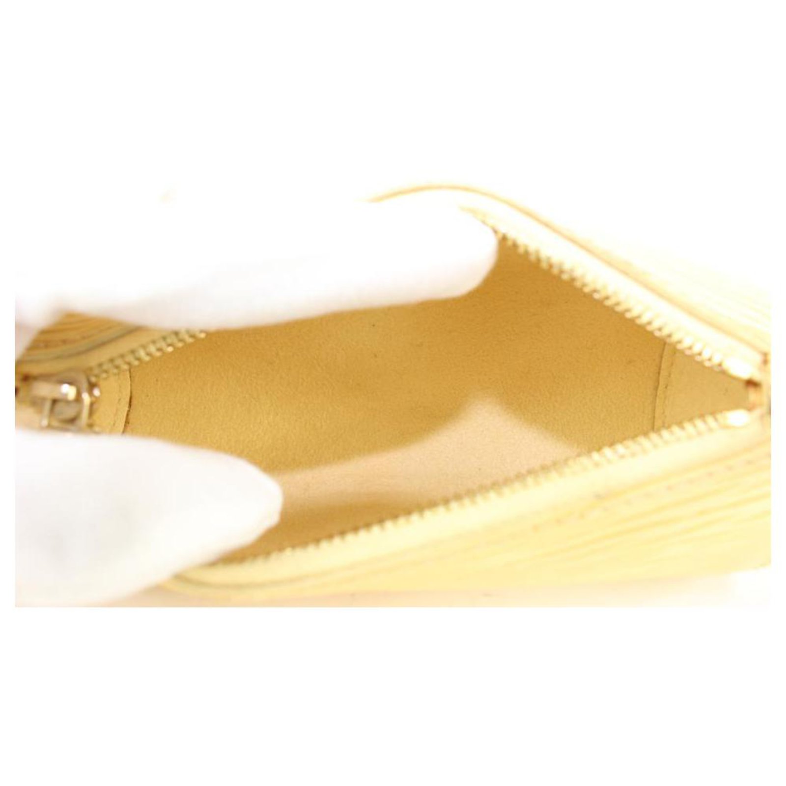 Louis Vuitton Mini Papillon Epi Soufflot Wristlet Pouch Vanilla Beige  Yellow 34LA53A ref.291343 - Joli Closet