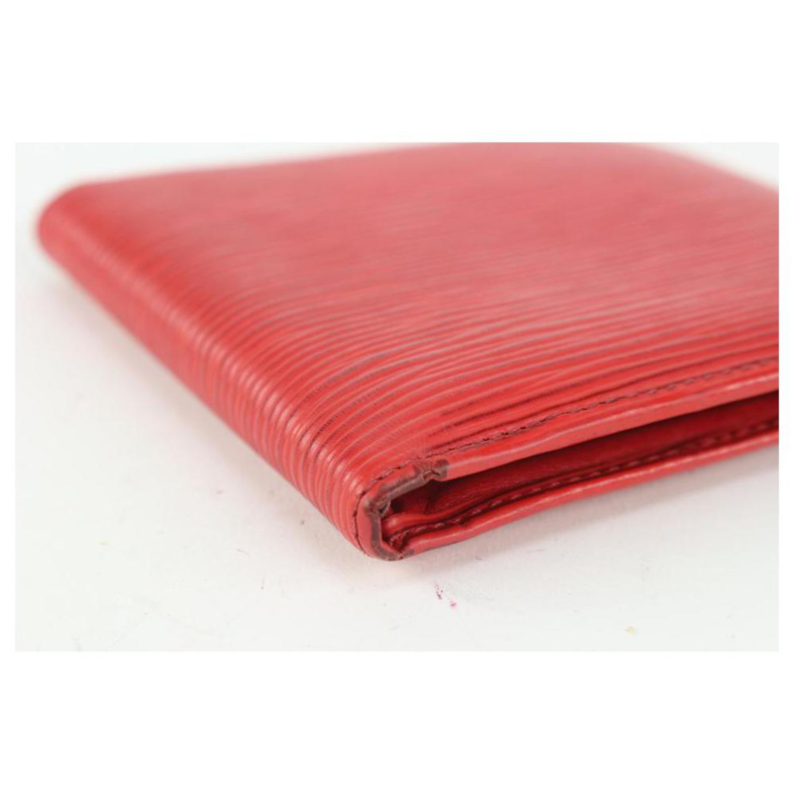 Louis Vuitton Red Epi Leather Multiple Bifold Men's Wallet ref.330744 -  Joli Closet