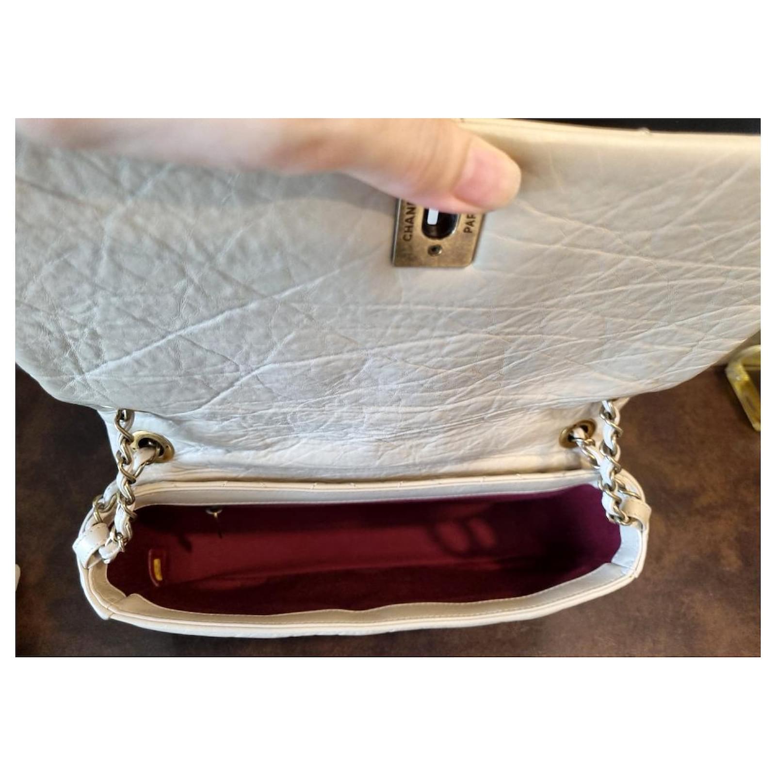 Chanel white Top handle bag Leather ref.333239 Joli Closet