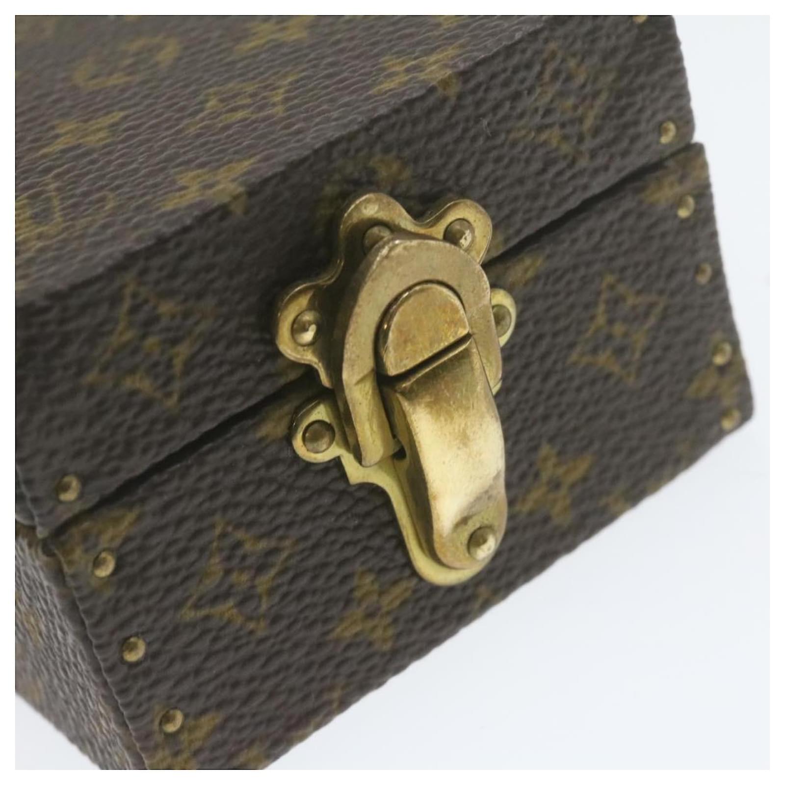 LOUIS VUITTON Monogram Jewelry Box LV Auth yt359 Cloth ref.334117 - Joli  Closet