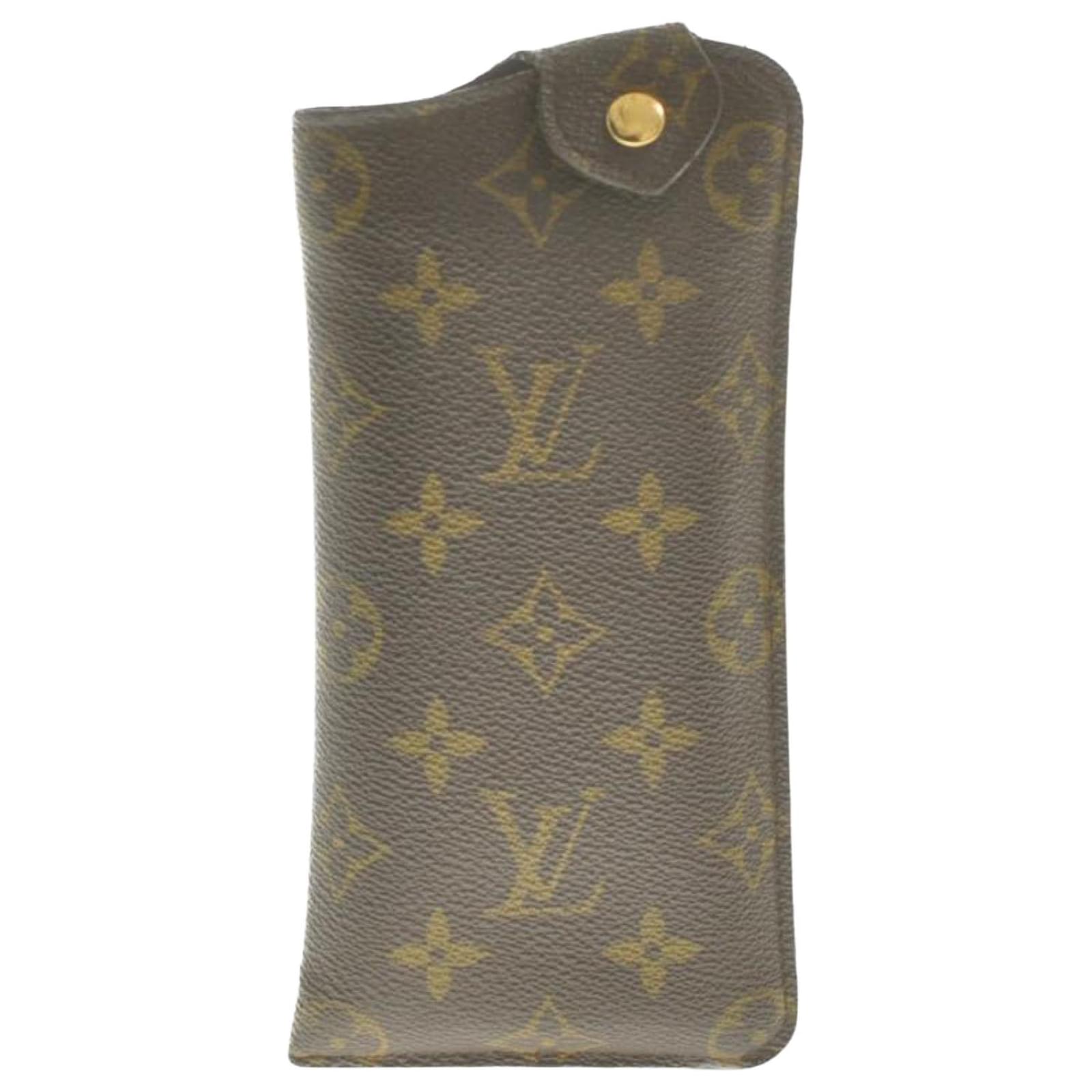 Louis Vuitton Monogram Glasses Case Etui A Lunettes MM
