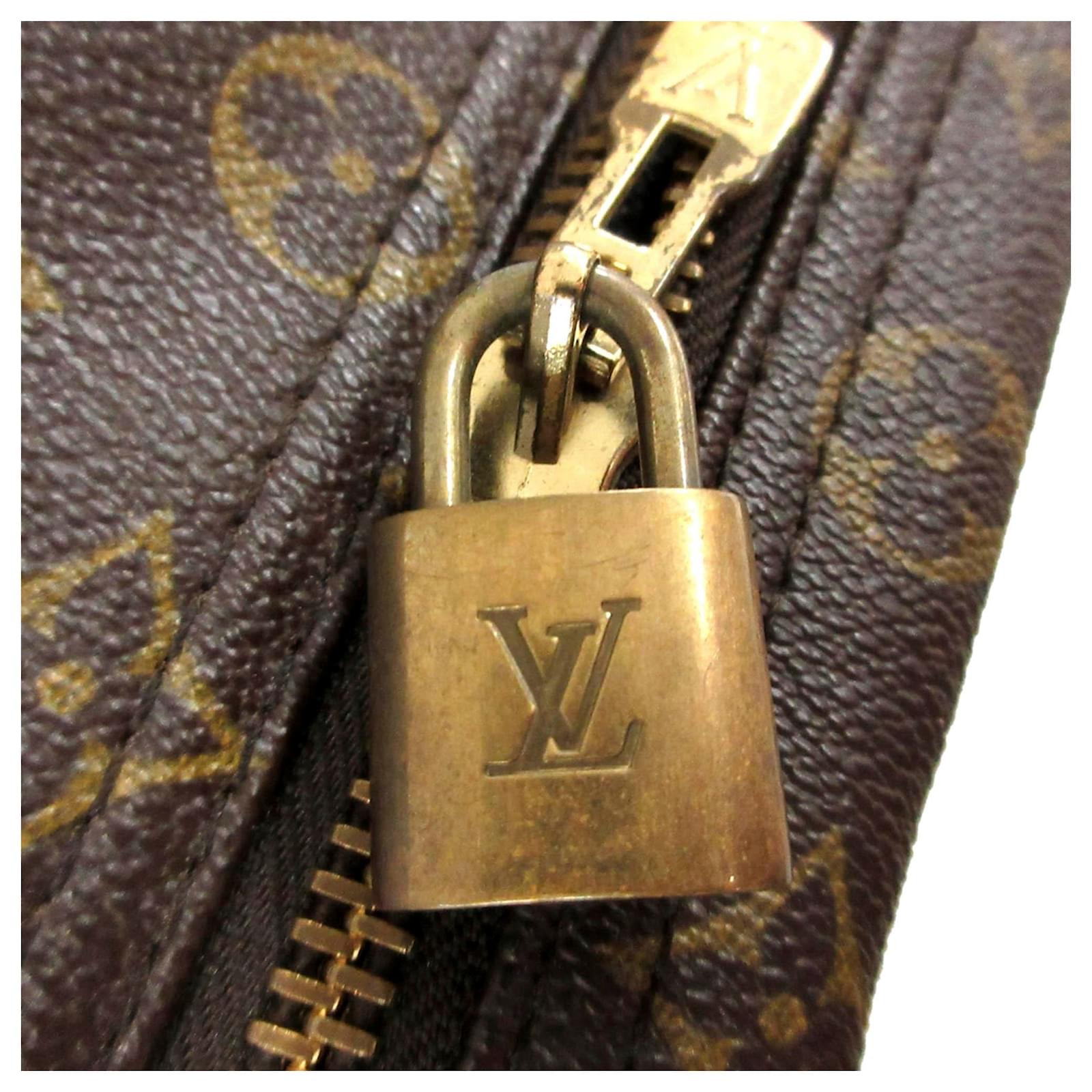 Louis Vuitton Brown Monogram Sirius 50 Cloth ref.790649 - Joli Closet