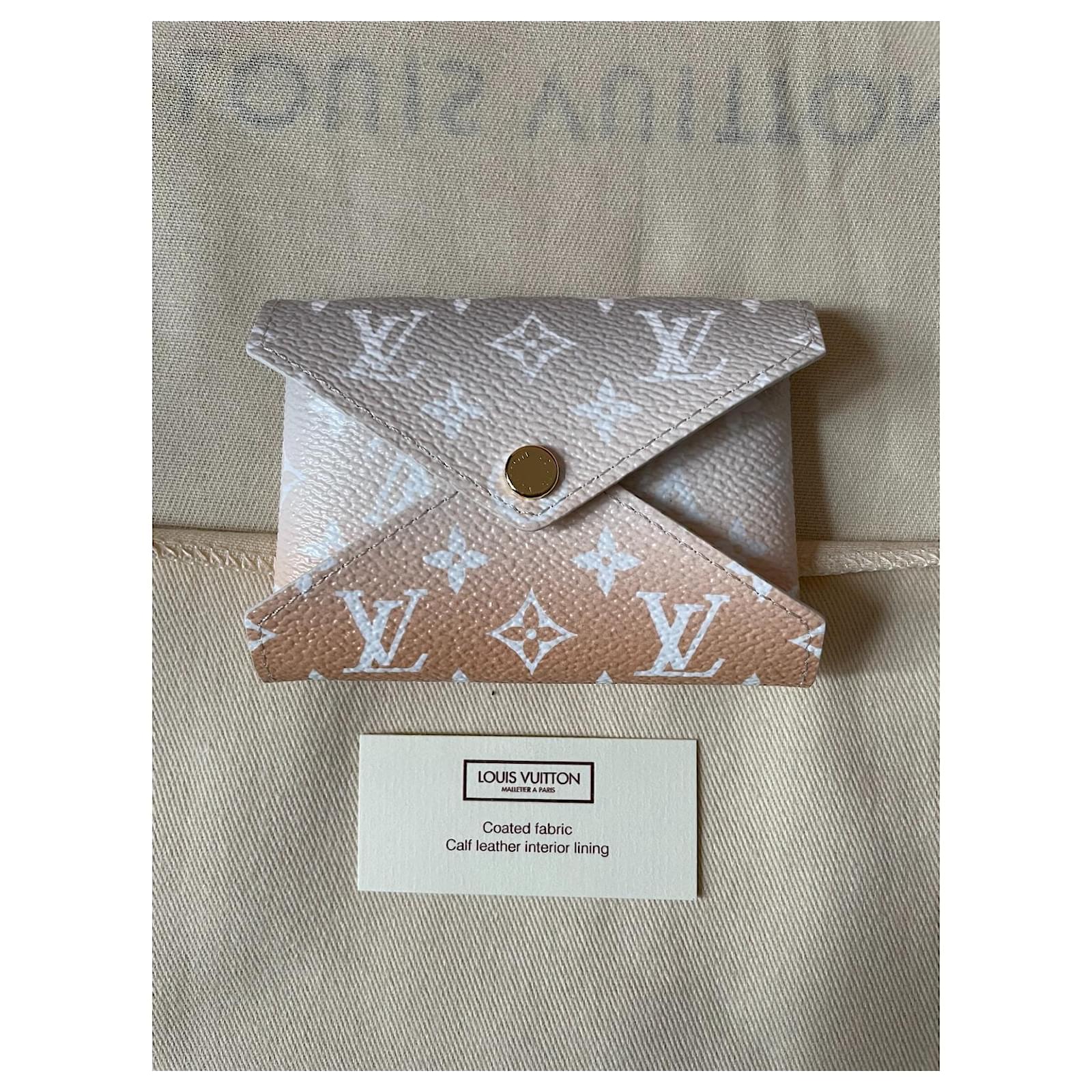 Louis Vuitton Kirigami clutch by the pool Multiple colors Cloth ref.339980  - Joli Closet