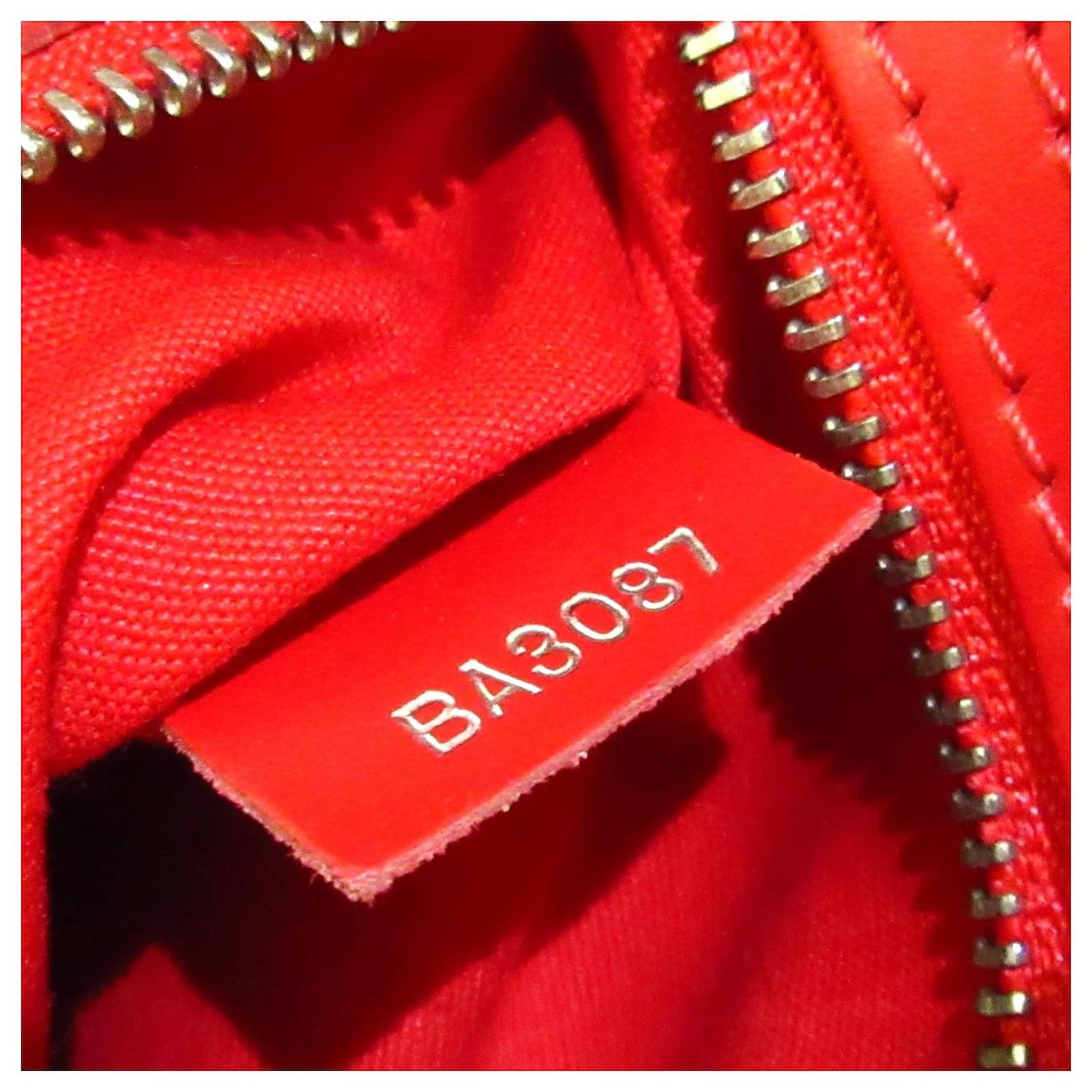 Louis Vuitton Montaigne Red Leather ref.343255 - Joli Closet