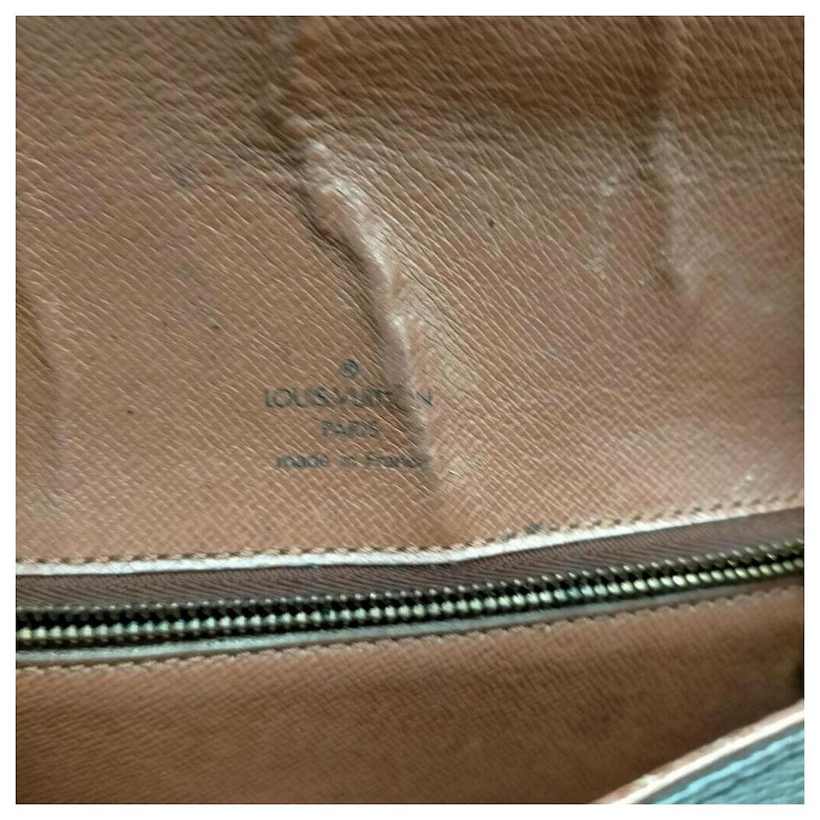 Louis Vuitton Monogram Saint Cloud GM Crossbody Bag Metal ref.346710 - Joli  Closet