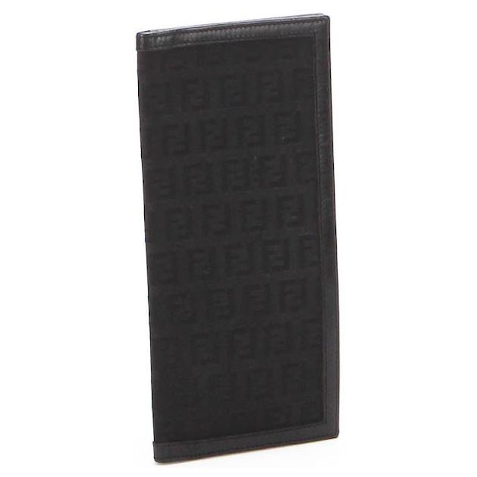 Fendi Passport Case in Black Leather ref.348283 Joli Closet