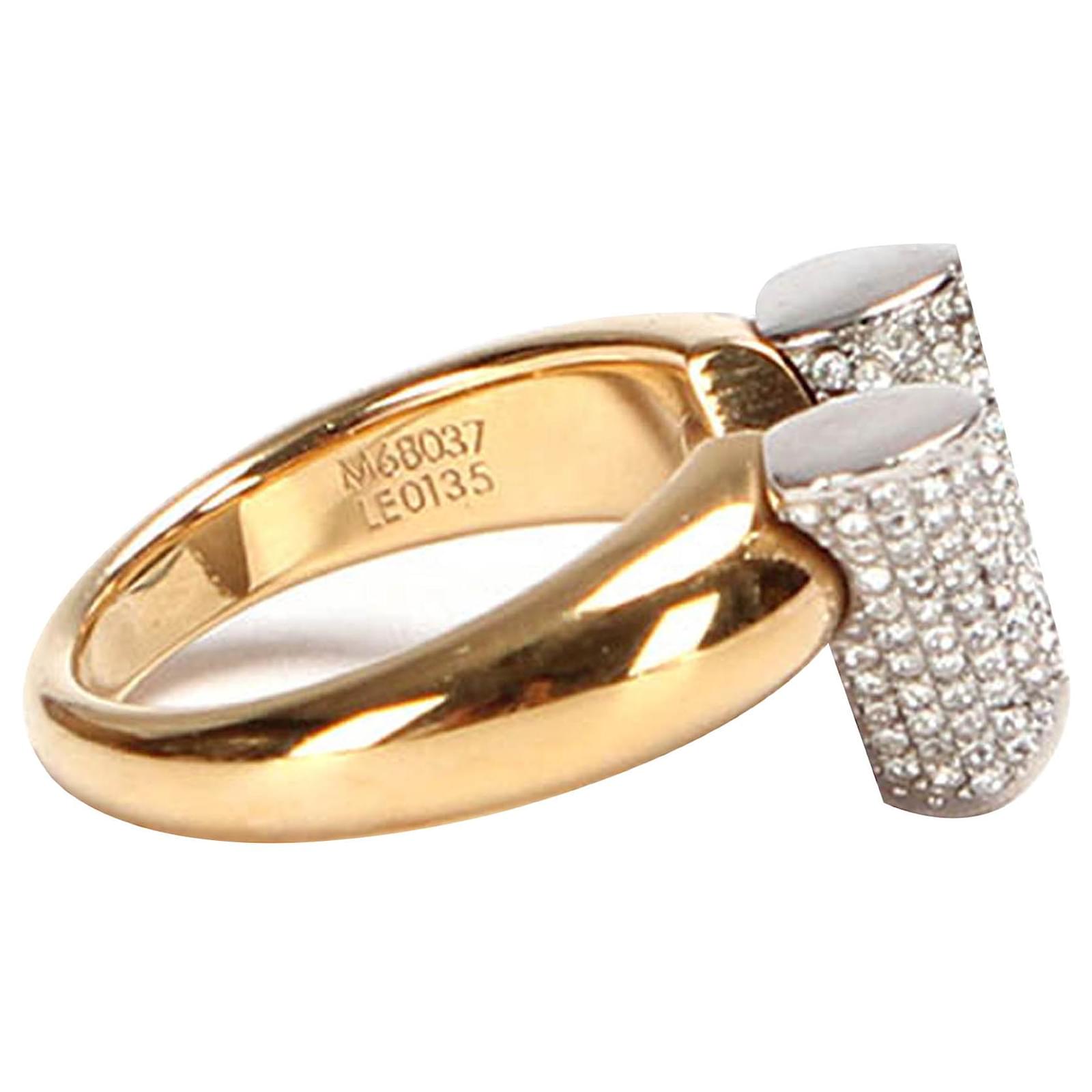 Louis Vuitton Silver Essential V Strass Ring Silvery Golden Metal  ref.350357 - Joli Closet